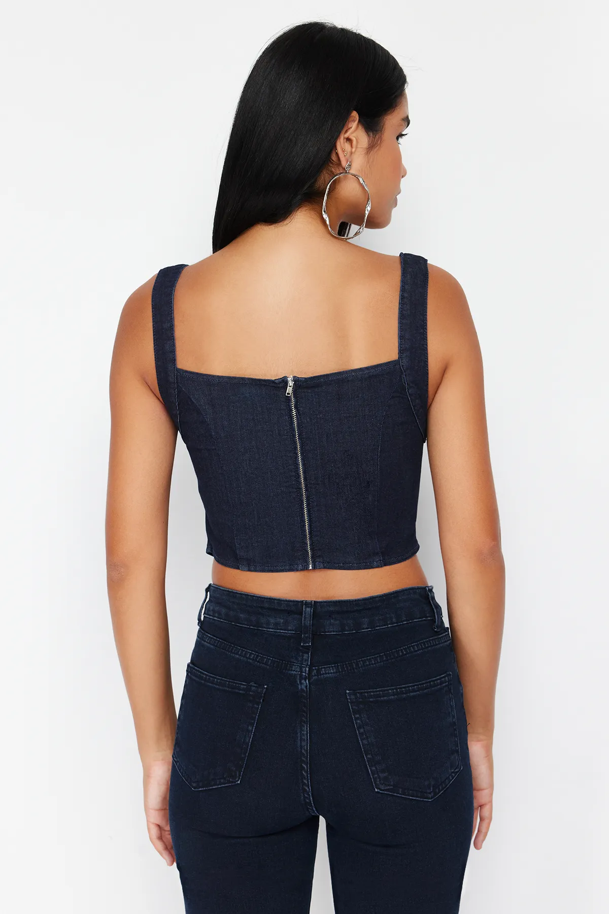 Trendyol Collection  Dunkelblaues, detailliertes Riemchen-Jeans-Bustier mit Kragen TWOSS24BS00010