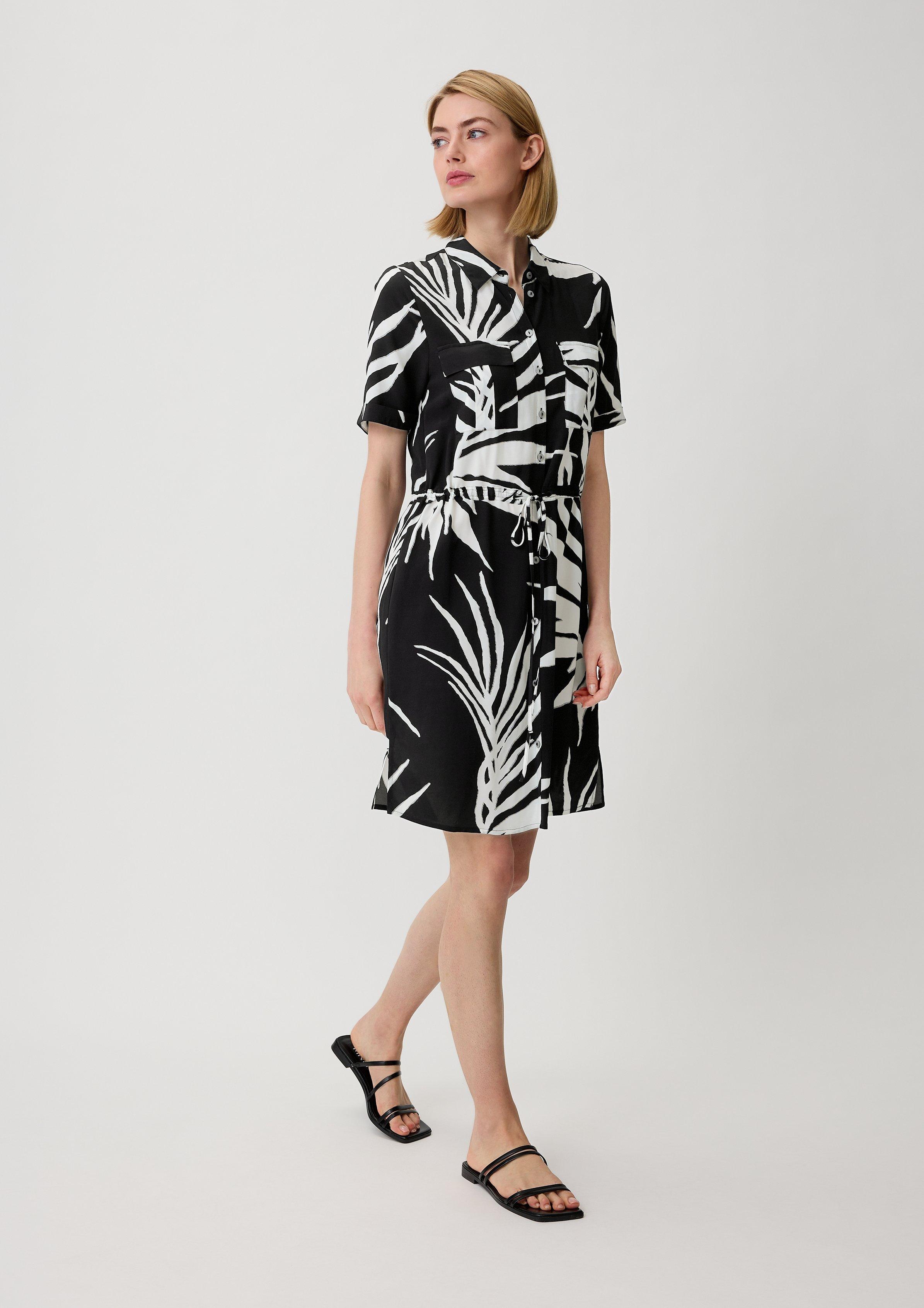 Viskosekleid mit Crêpestruktur - schwarz