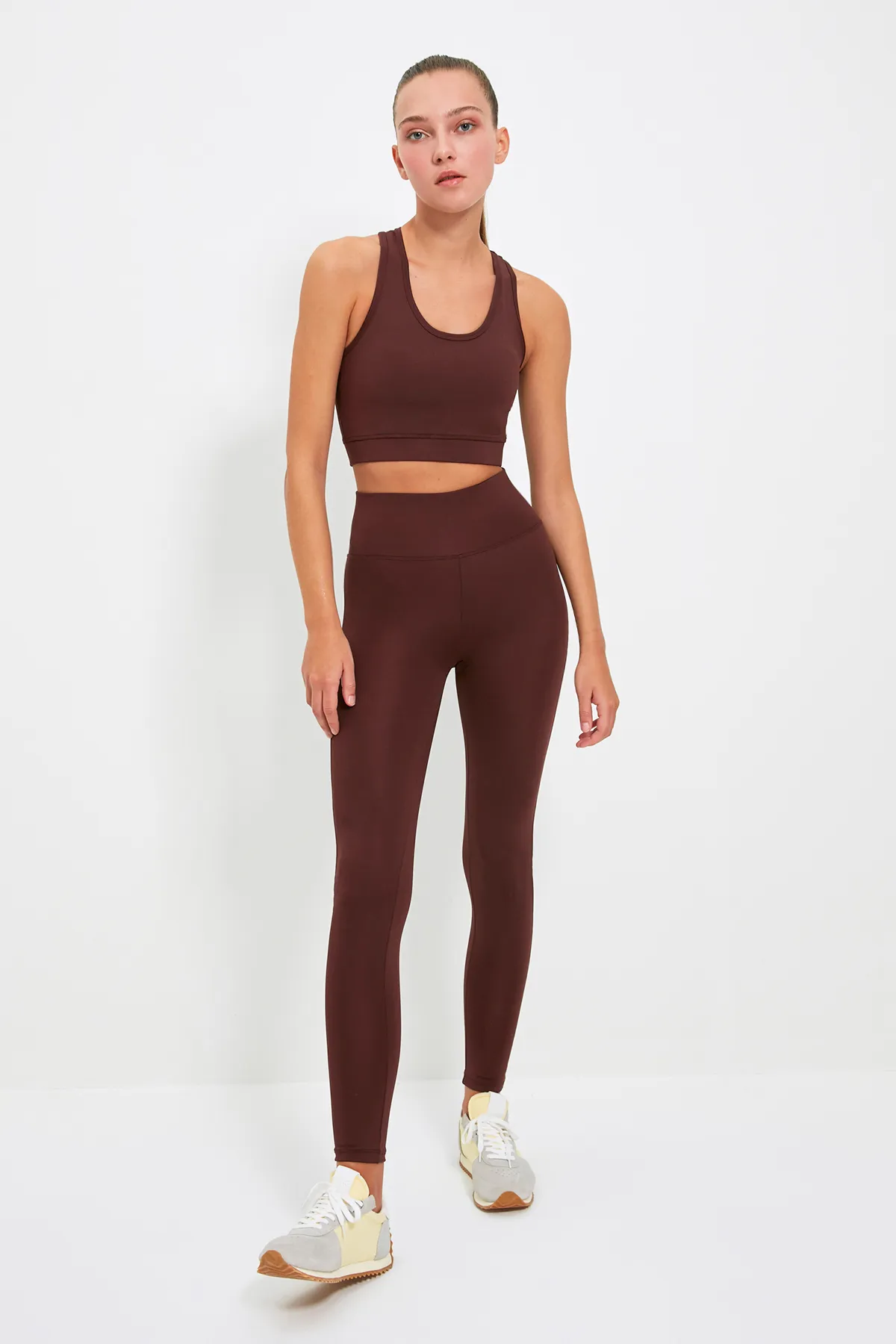 Trendyol Collection  Dunkelbraune gestrickte Sport-Leggings mit breiter Taille und extra Erholung in voller Länge TWOAW21TA0029