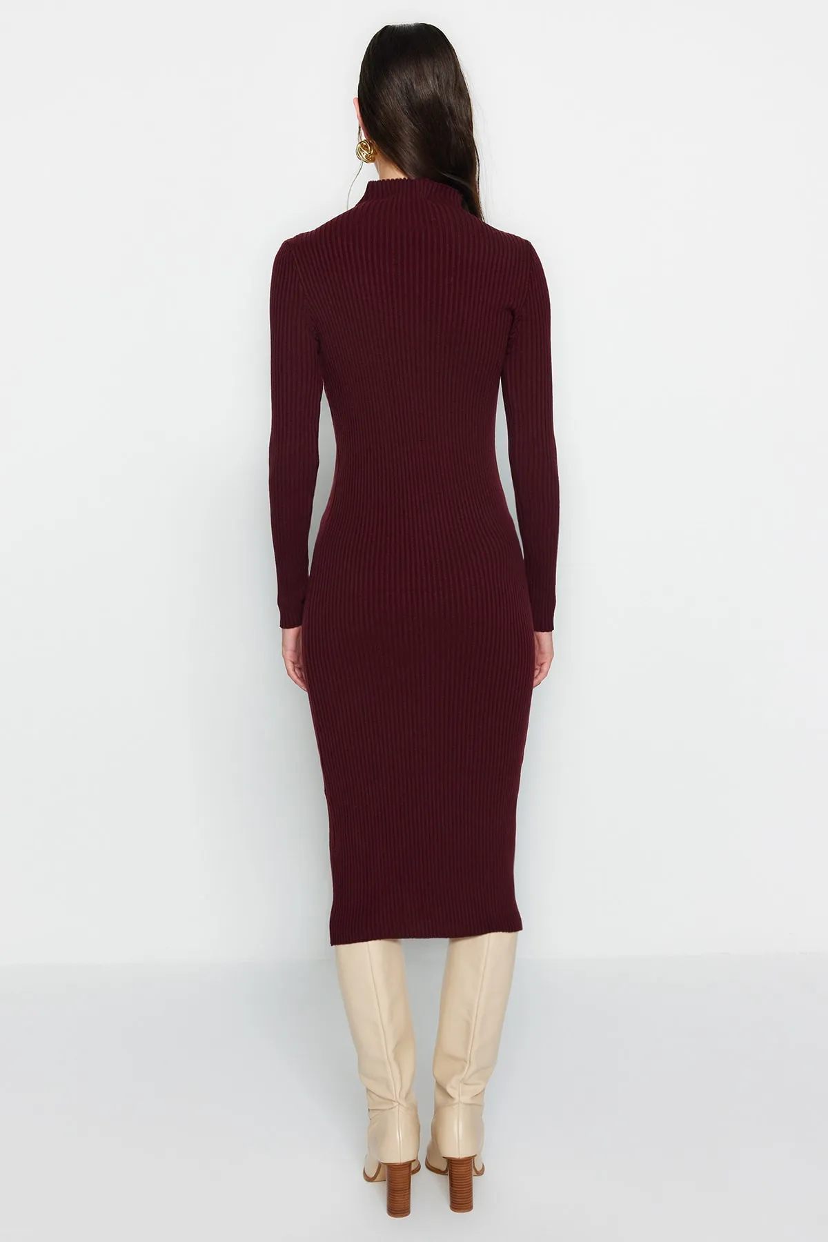 Trendyol Collection  Pflaumenfarbenes Midi-Strickkleid mit Rollkragen TWOAW24EL00028