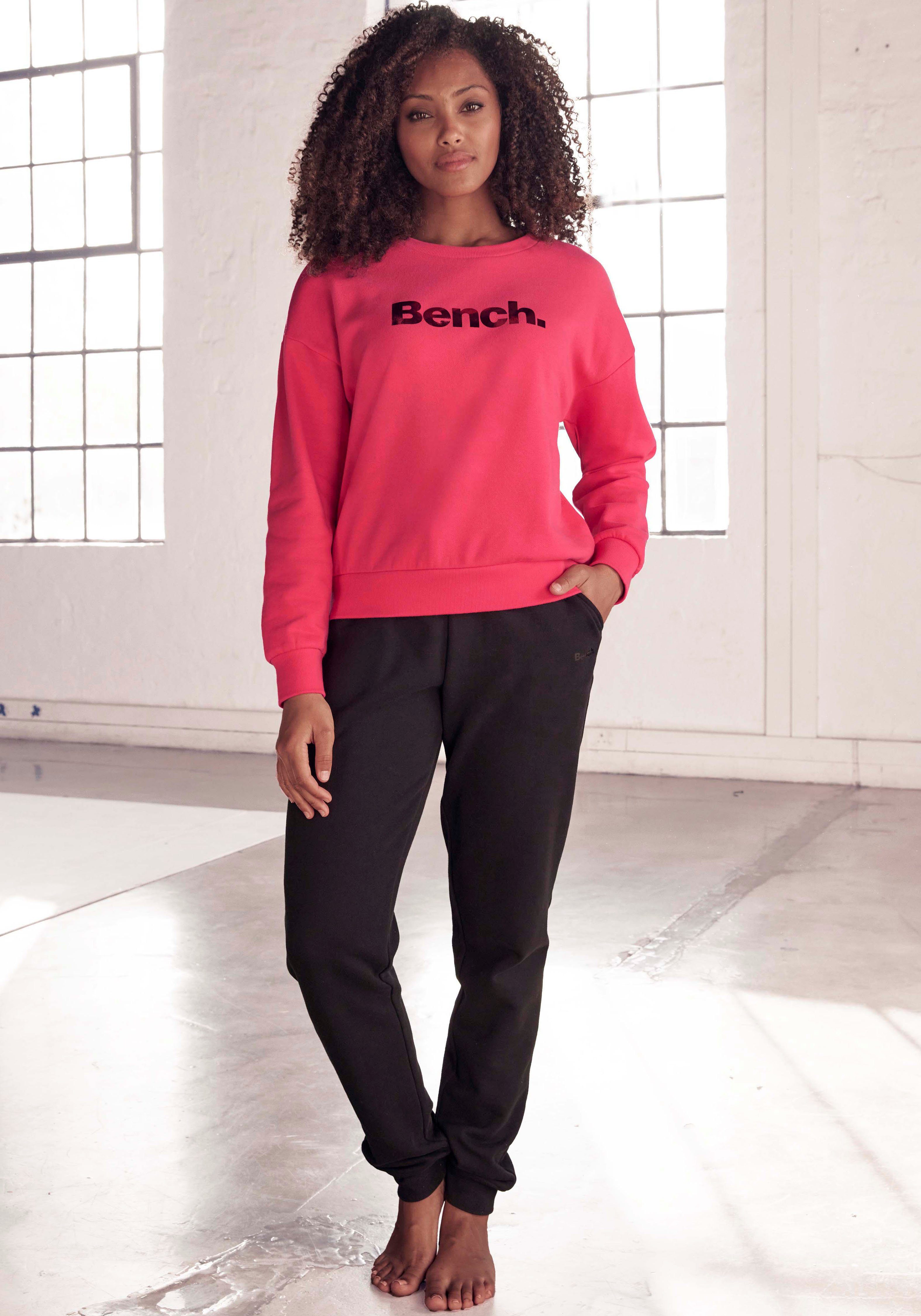 Bench. Loungewear Sweatshirt -Loungeshirt mit glänzendem Logodruck, Loungewear, Loungeanzug
