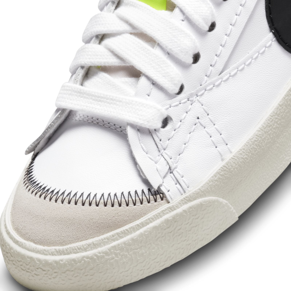 Nike Blazer Low 77 Jumbo DQ1470-101 / weiss