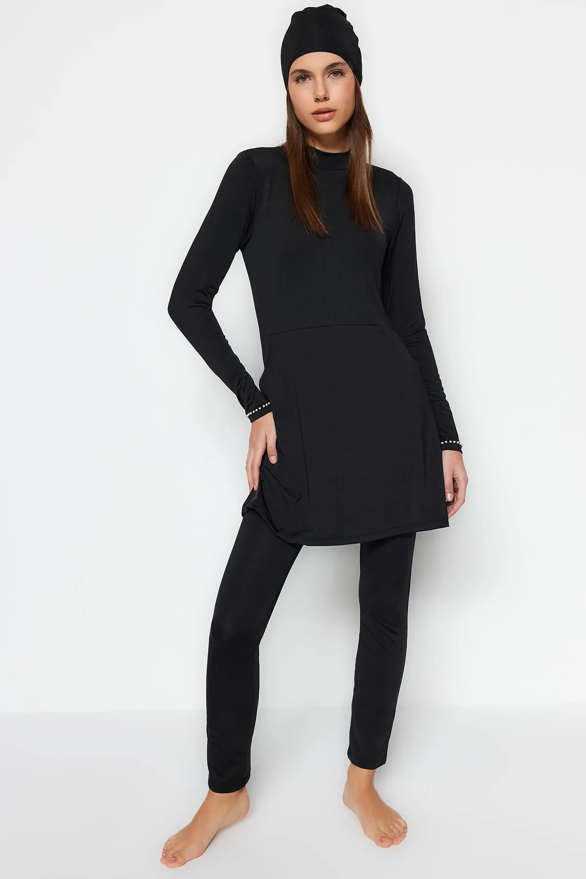 Trendyol Modest  Schwarzer, mit Steinen bestickter, vollständig bedeckter gestrickter Lycra-4-teiliger Badeanzug-Satz TCTSS23CF00040