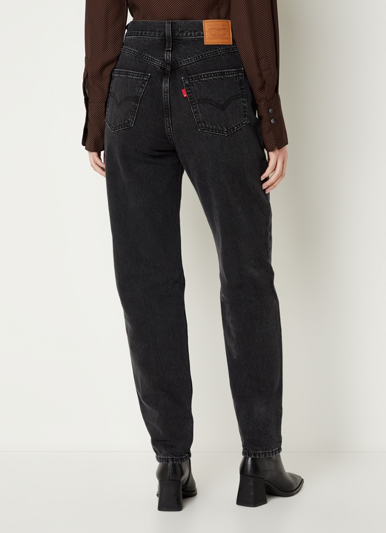 Blugii Levi's în stilul anilor '80, de la mămici, nu te deranjează