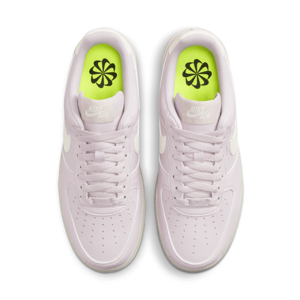 Nike Air Force 1 07 SE DV3808-001 / lila