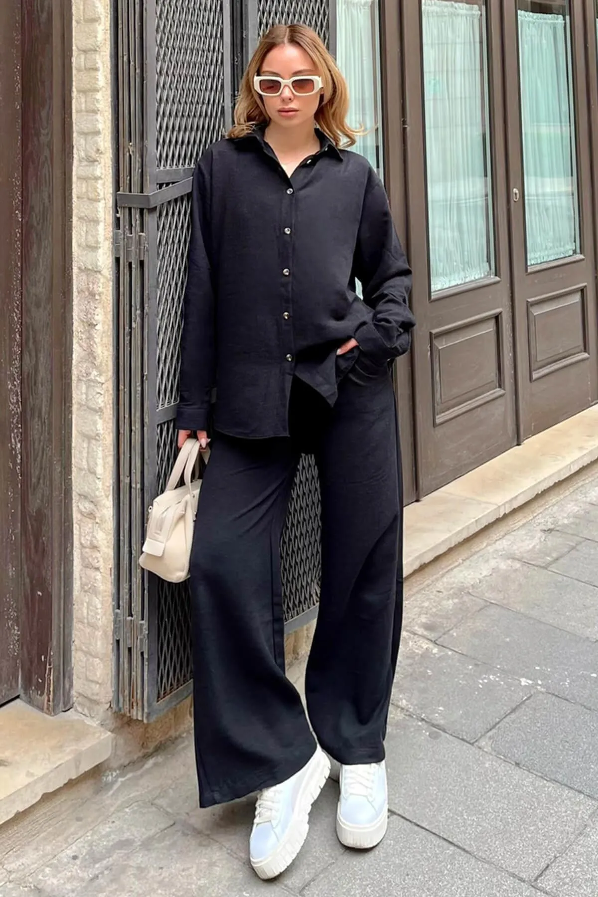 Swist  Schwarzes, übergroßes Hemd-Hosen-Set für Damen aus Leinen