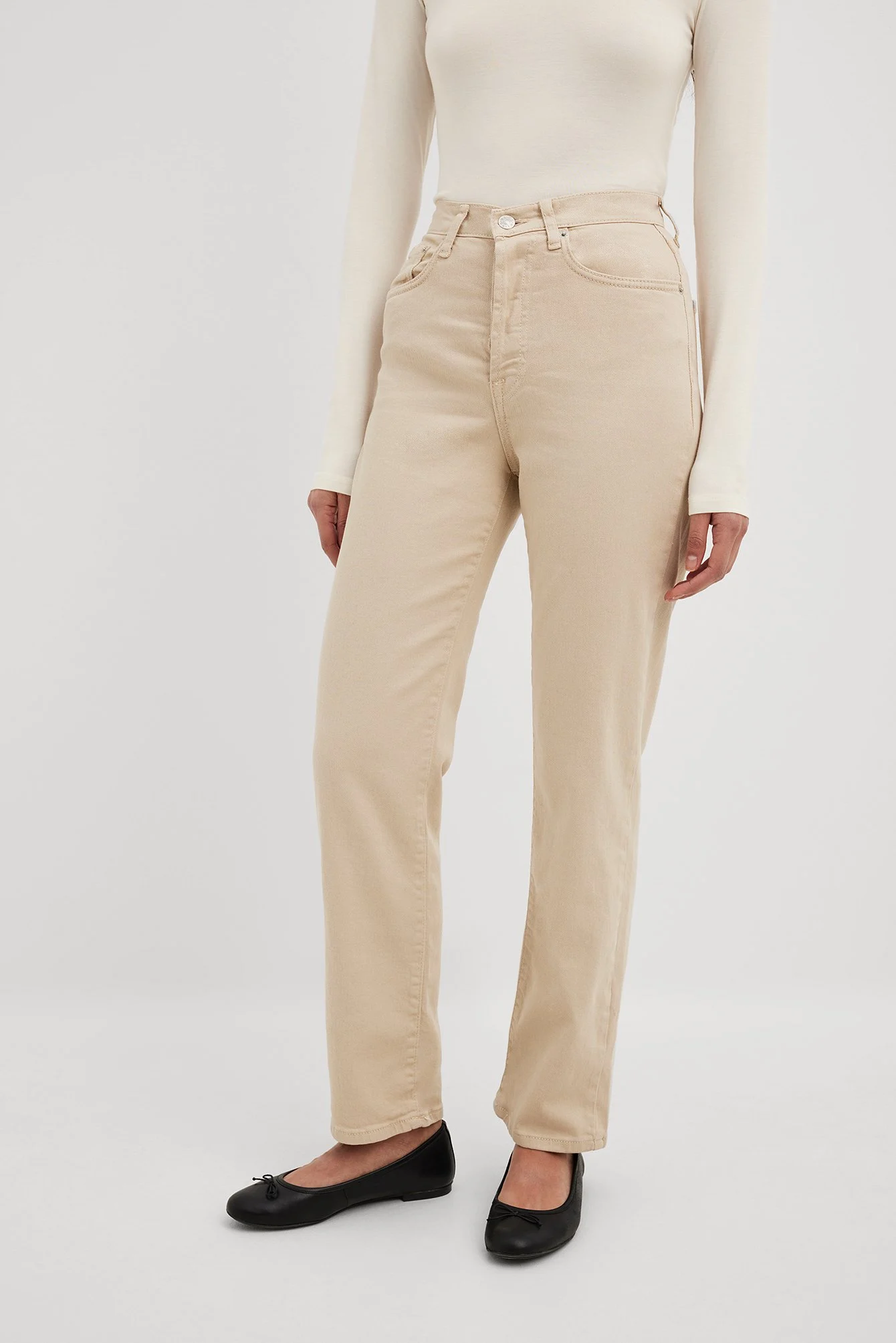 Gerade geschnittene Jeans mit hoher Taille