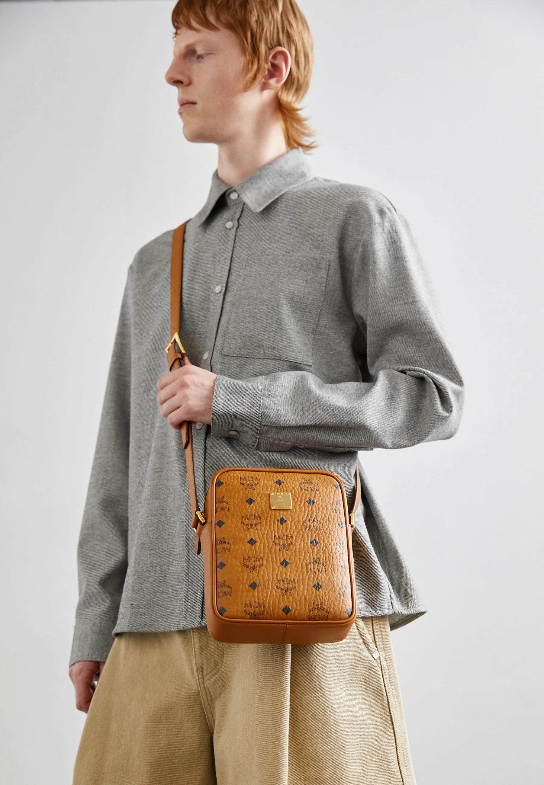 MCM KLASSIK VISETOS CROSSBODY UNISEX - Bolso de hombro