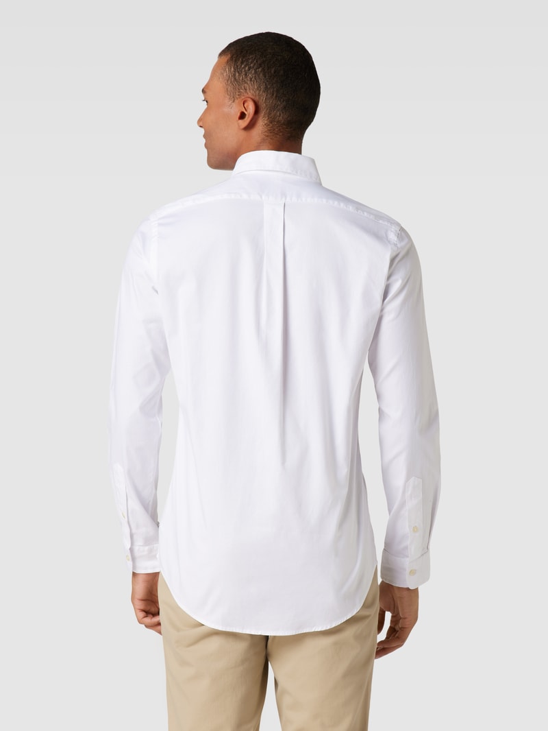 Custom Fit Freizeithemd mit Button-Down-Kragen in weiß