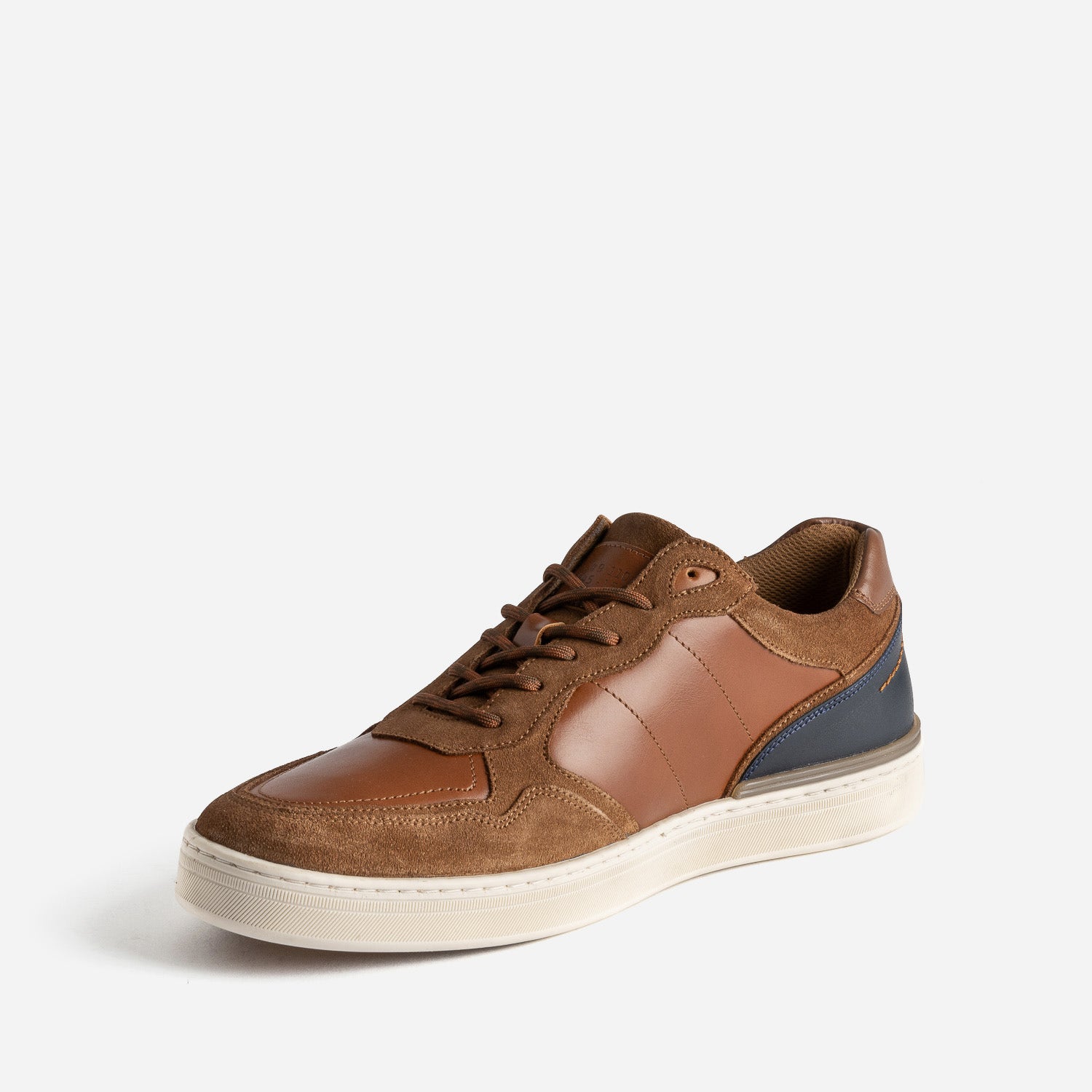 Tennis éco-conçue camel mix matière