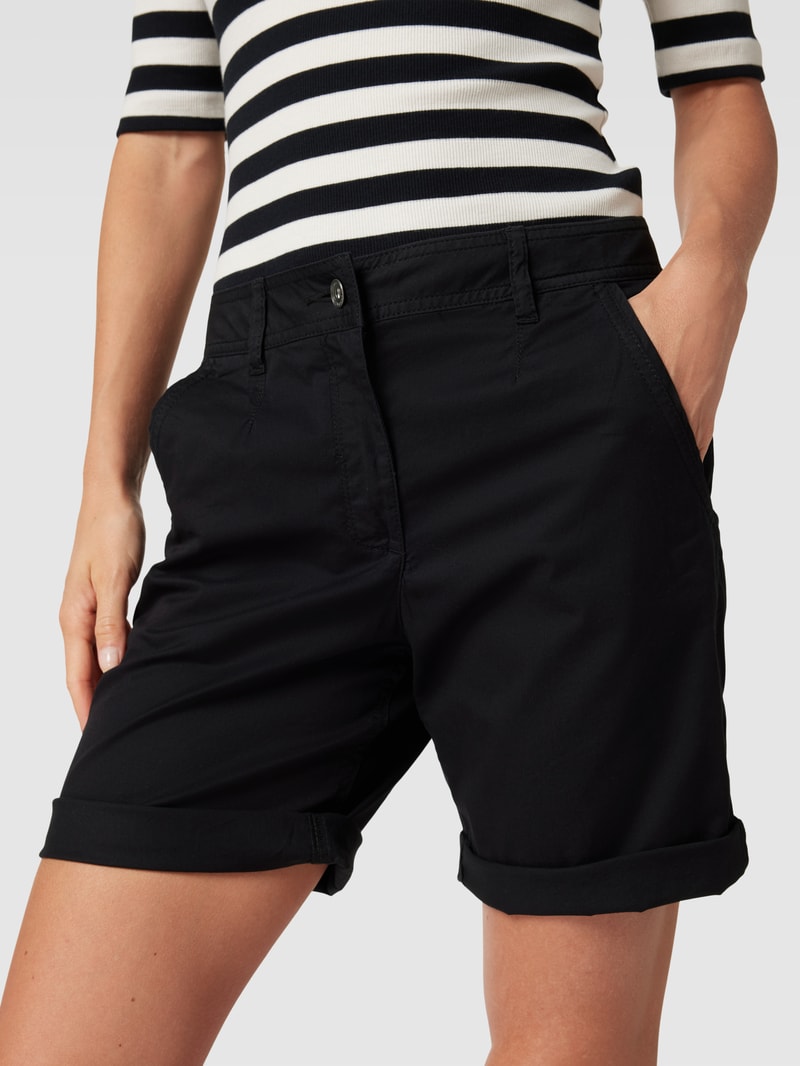 Bermudas mit französischen Eingrifftaschen in schwarz