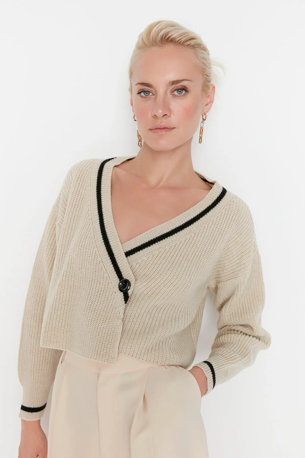 Trendyol Collection  Stone Crop Strick-Cardigan mit Farbblockdesign TWOAW23HI00366