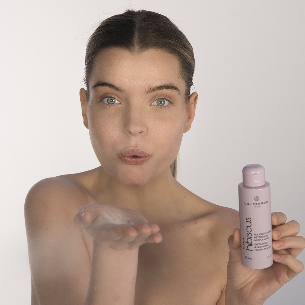 lili margo POUDRE FLORALE NETTOYANTE & EXFOLIANTE Poudre