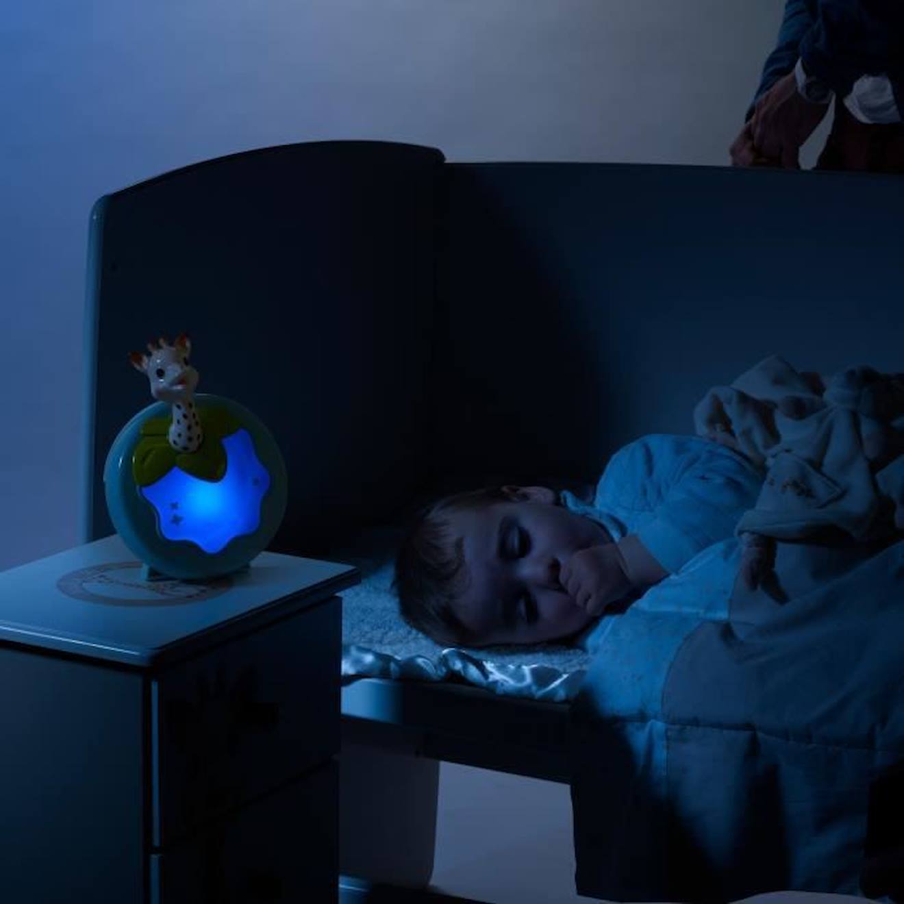 SOPHIE LA GIRAFE Veilleuse musicale et lumineuse bleu