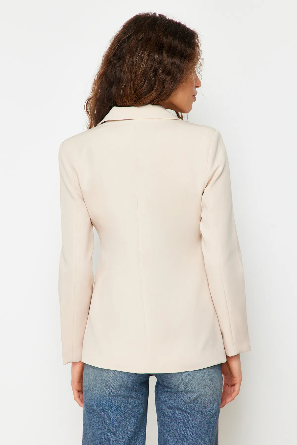 Trendyol Collection  Gewebte Blazerjacke mit normalem Futter in Stein TWOSS21CE0137