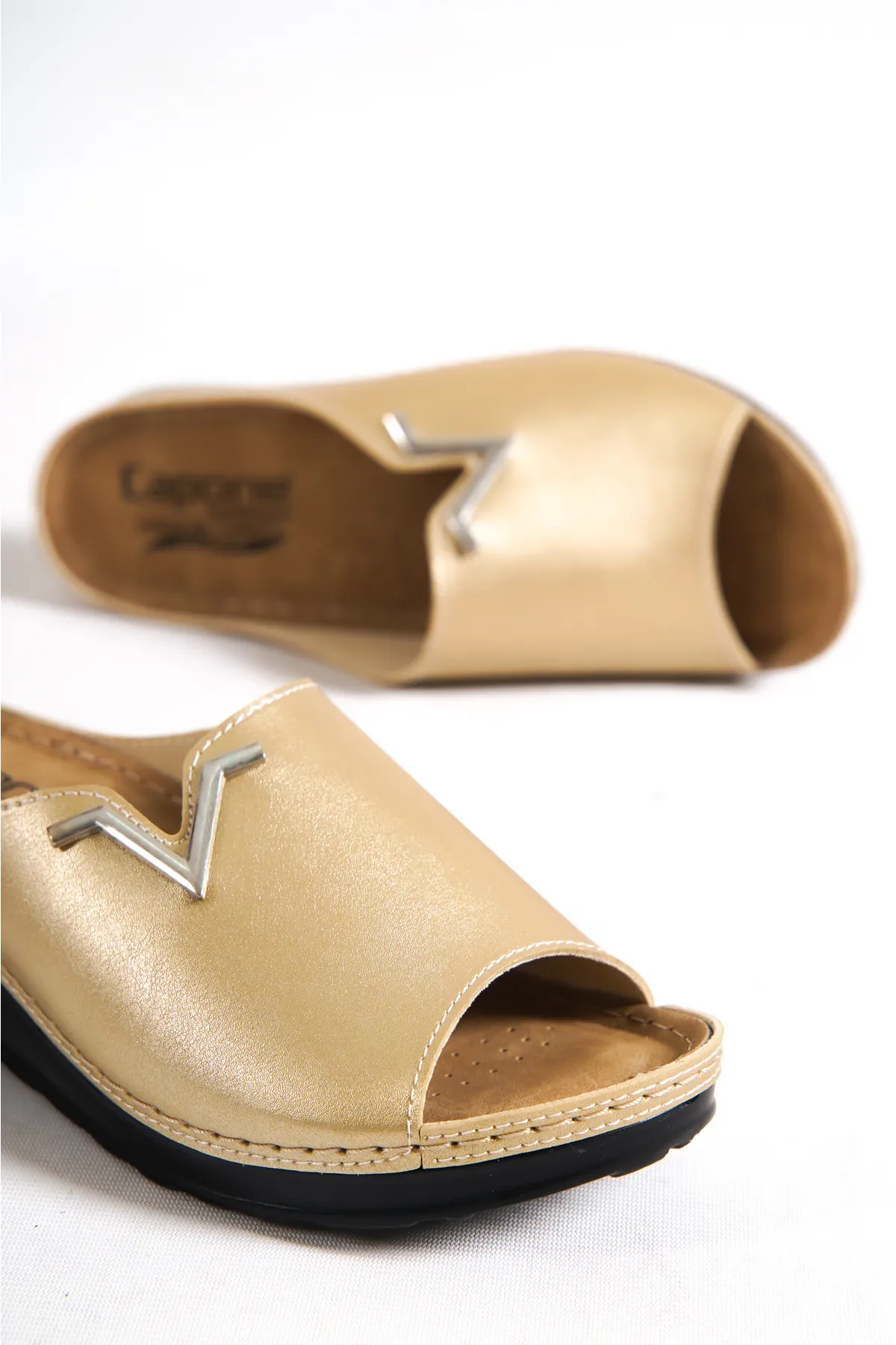 Capone Outfitters  107012 Anatomische Komfort-Hausschuhe für Damen