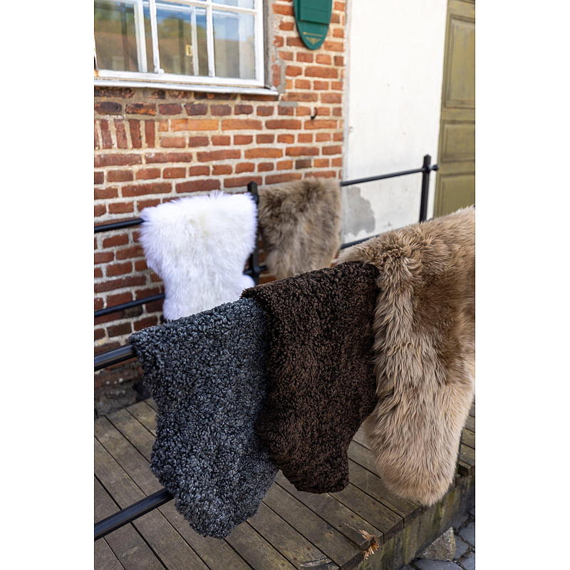 Home Lammeskinn 85 cm krølle mørk brun