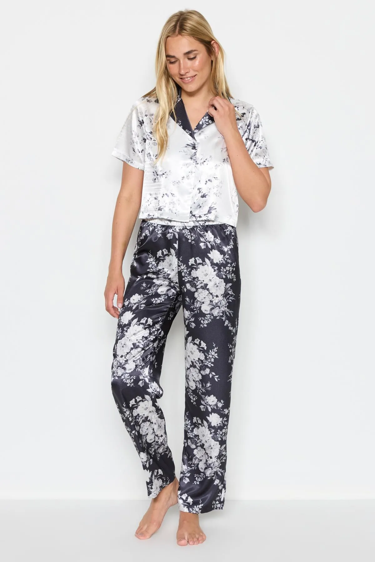 C&City  Damen-Pyjama-Set mit bauchfreiem Hemd und Hose aus Satin 9066 Weiß/Schwarz