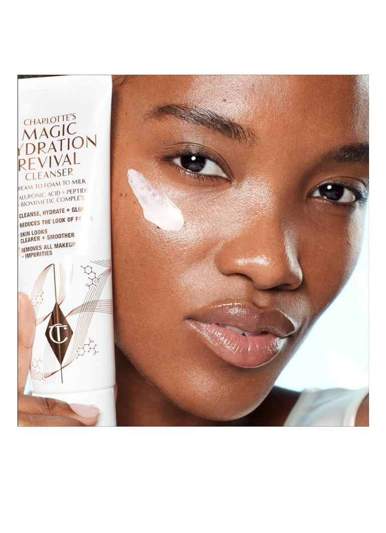 Charlotte Tilbury Demachiant hidratant revitalizant - Cremă de curățare
