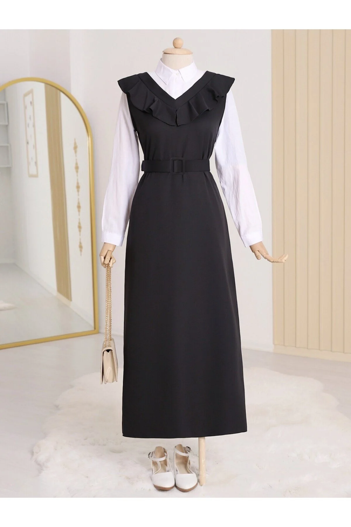 Modamorfo  Langes Gilet-Kleid mit V-Gürtel am Hals