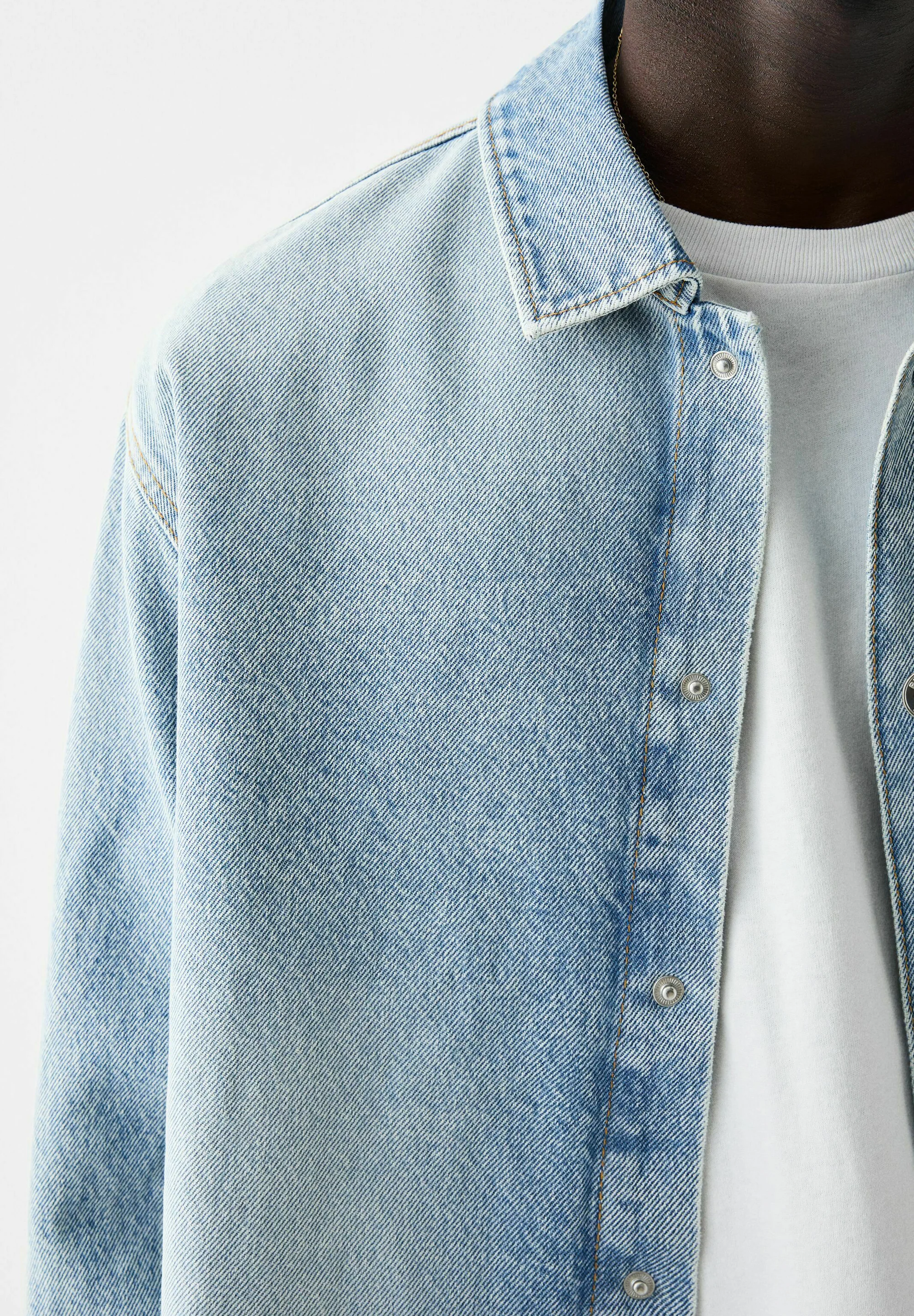 Chaqueta vaquera Bershka