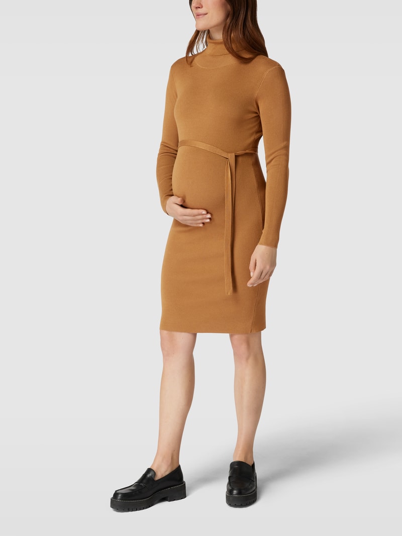Umstands-Strickkleid mit Rollkragen in hellbraun