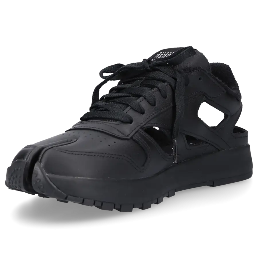 Maison Margiela - Sneaker low x REEBOK TABI Kalbsleder - schwarz