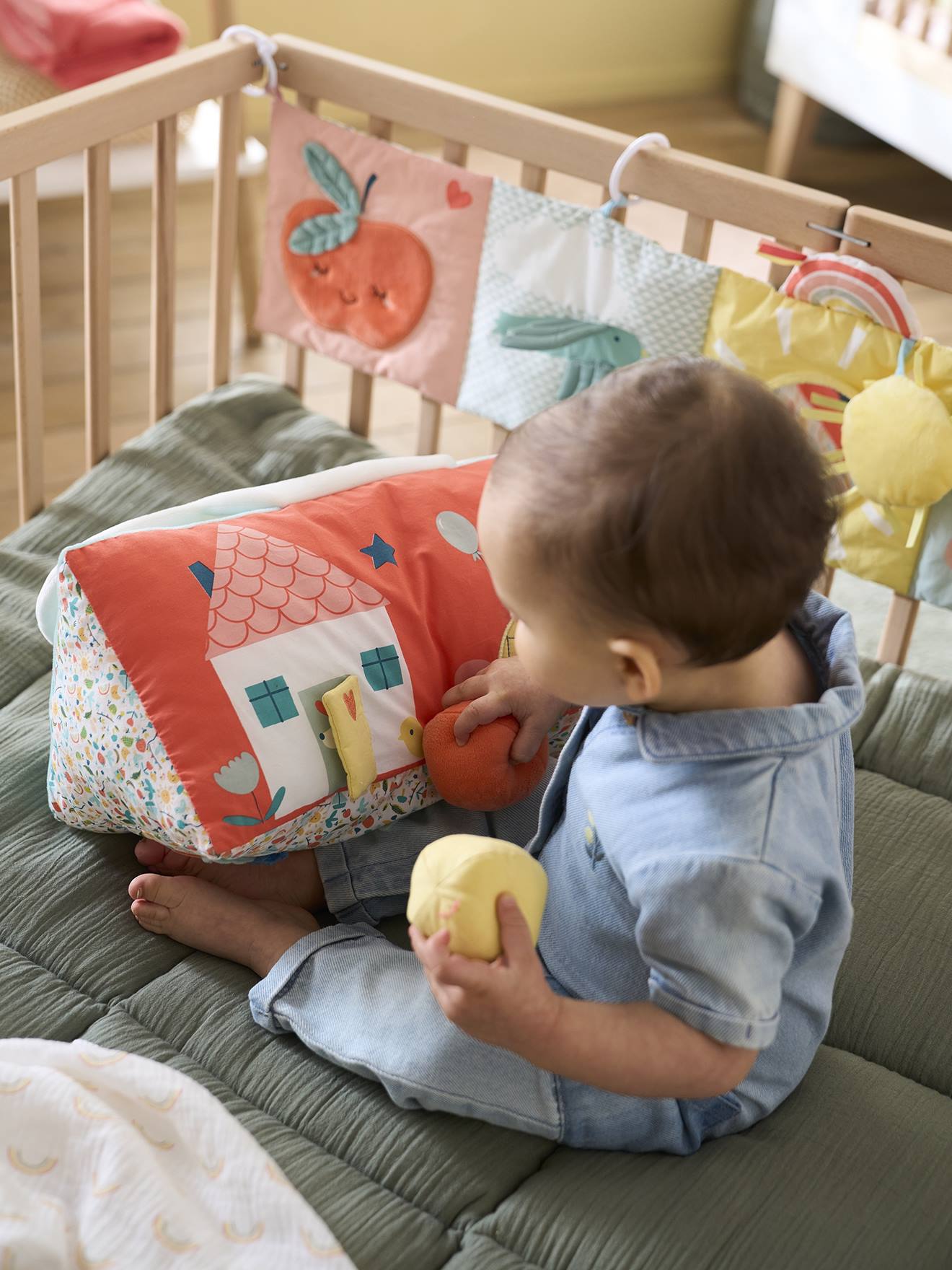 Vertbaudet Baby Activity-Dreieck DAS SÜßE LEBEN - rot