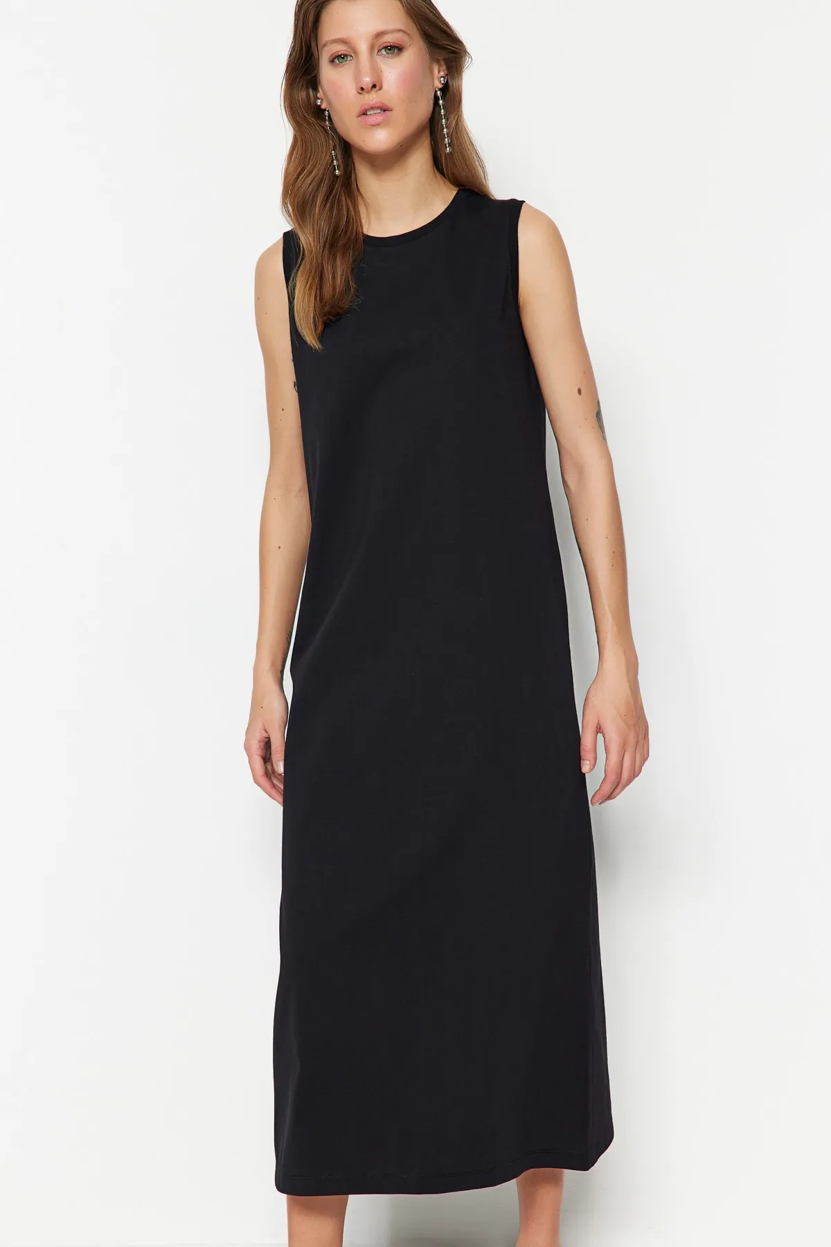 Trendyol Modest  Schwarzes ärmelloses Dessous-Strickkleid TCTSS23EB00362