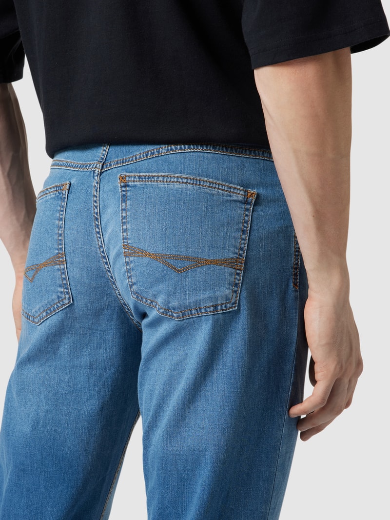 Slim Fit Jeans mit Stretch-Anteil – Light Denim in hellblau meliert