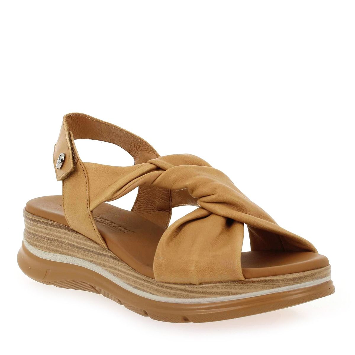 Paula Urban  24 335 - Camel