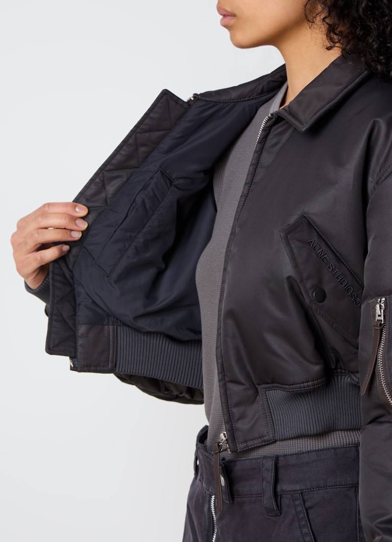 Jachetă bomber scurtă Acne Studios cu buzunare cu clapă
