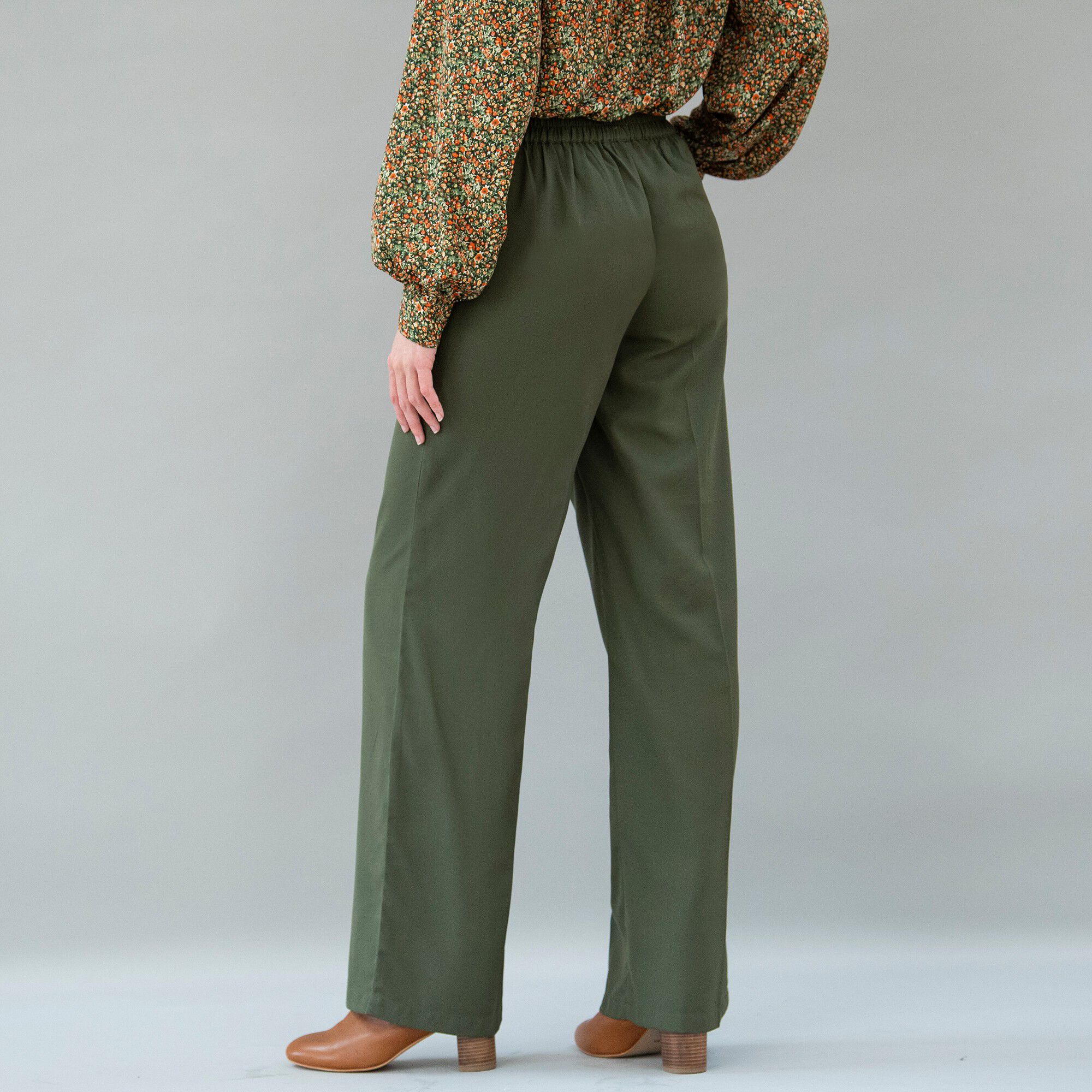 Pantalon large fluide, taille ceinturée, uni