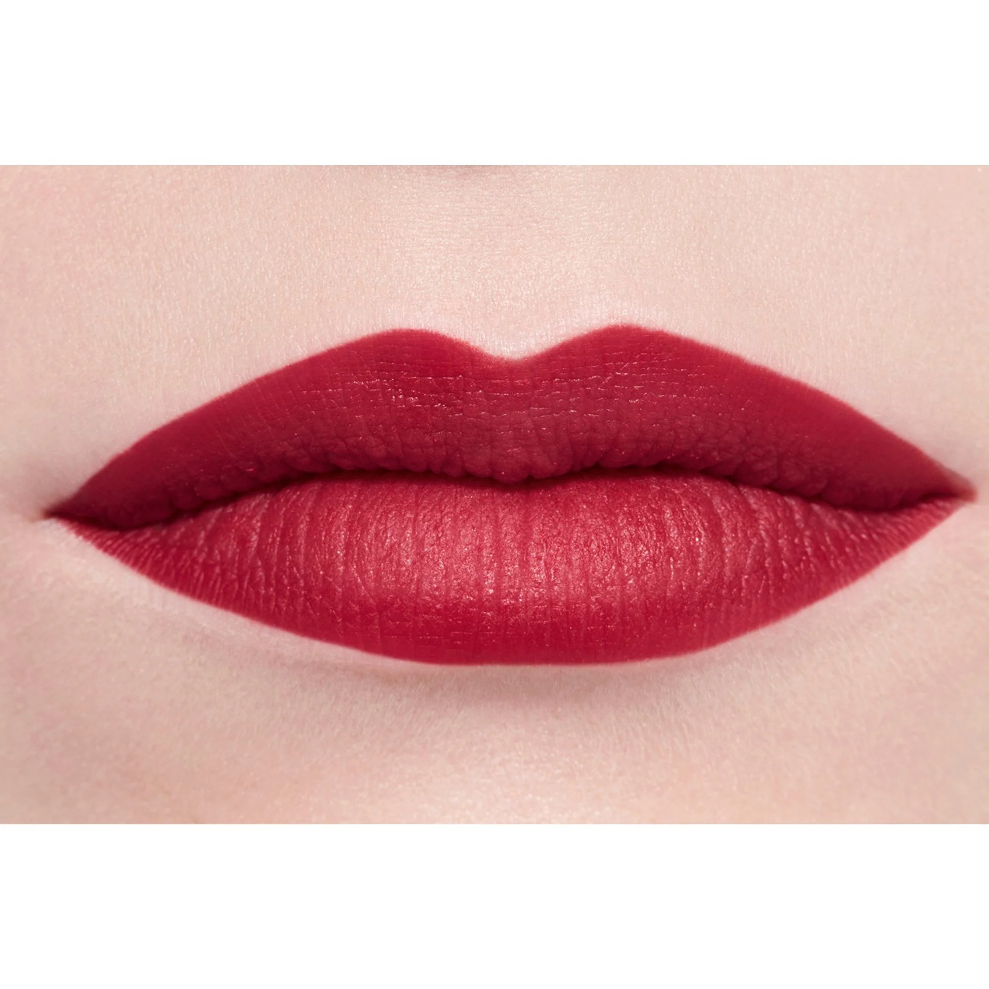 ROUGE ALLURE VELVET - EL LABIAL LUMINOSO Y TERCIOPELOSO