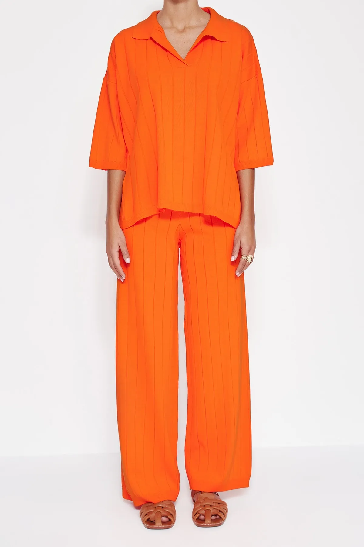 Trendyol Collection  Orangefarbenes Basic-Set aus Oberteil und Unterteil aus Strick TWOSS23AU00029