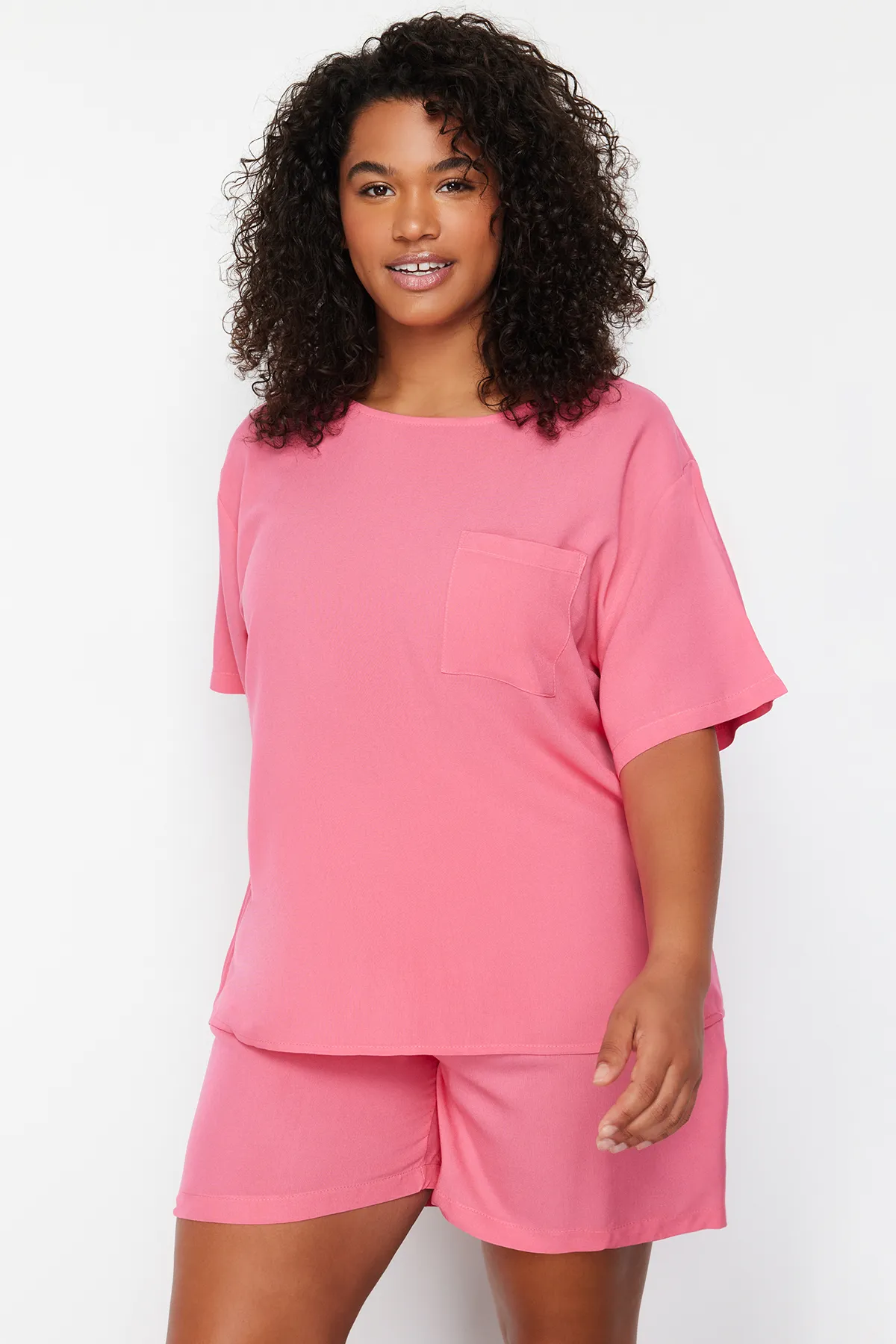 Trendyol Curve  Fuchsiafarbenes, gewebtes Pyjama-Set mit Rundhalsausschnitt TBBSS24AI00005