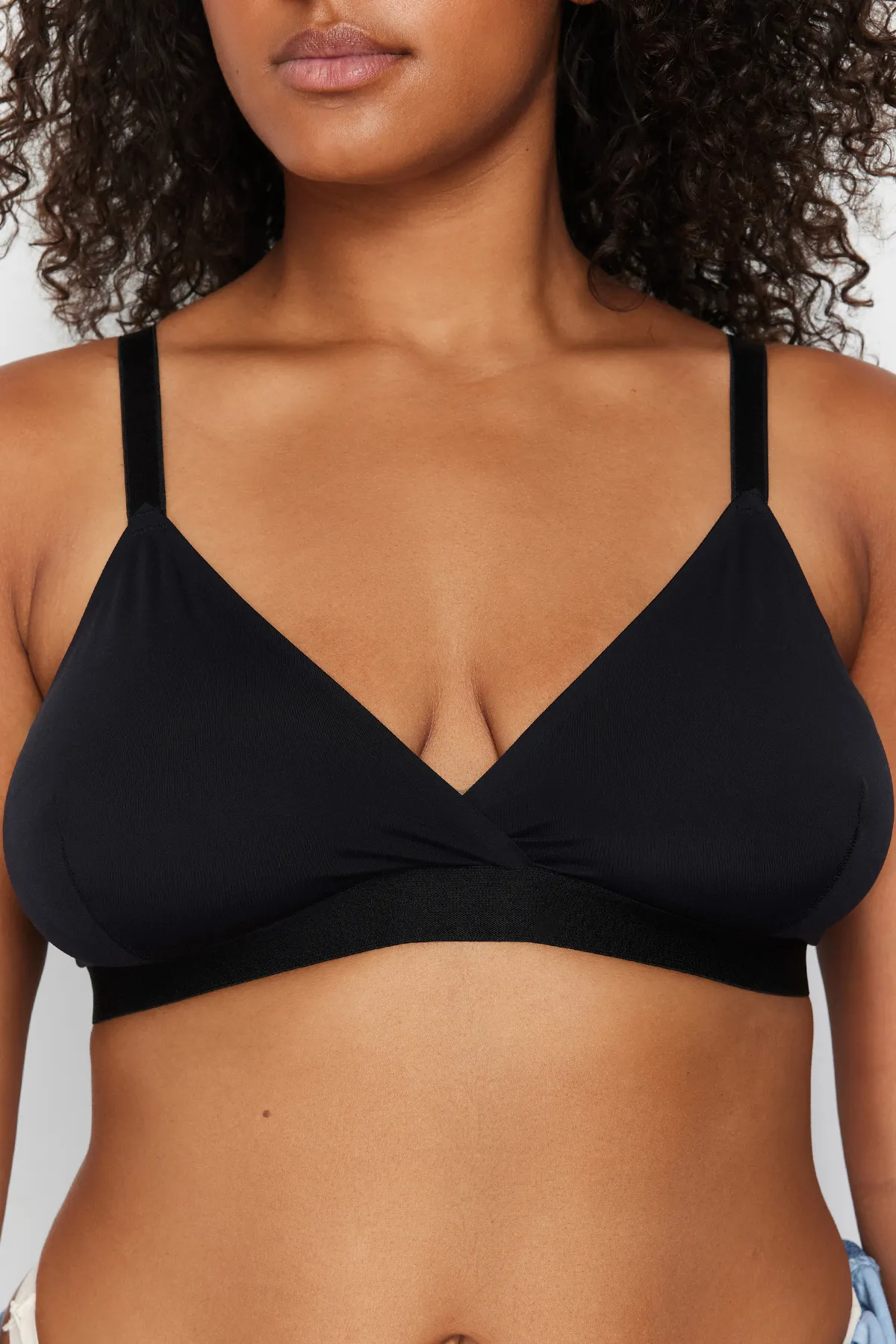 Trendyol Curve  Schwarzer Micro Recovery Bralette kappenloser BH TBBSS24CW00003