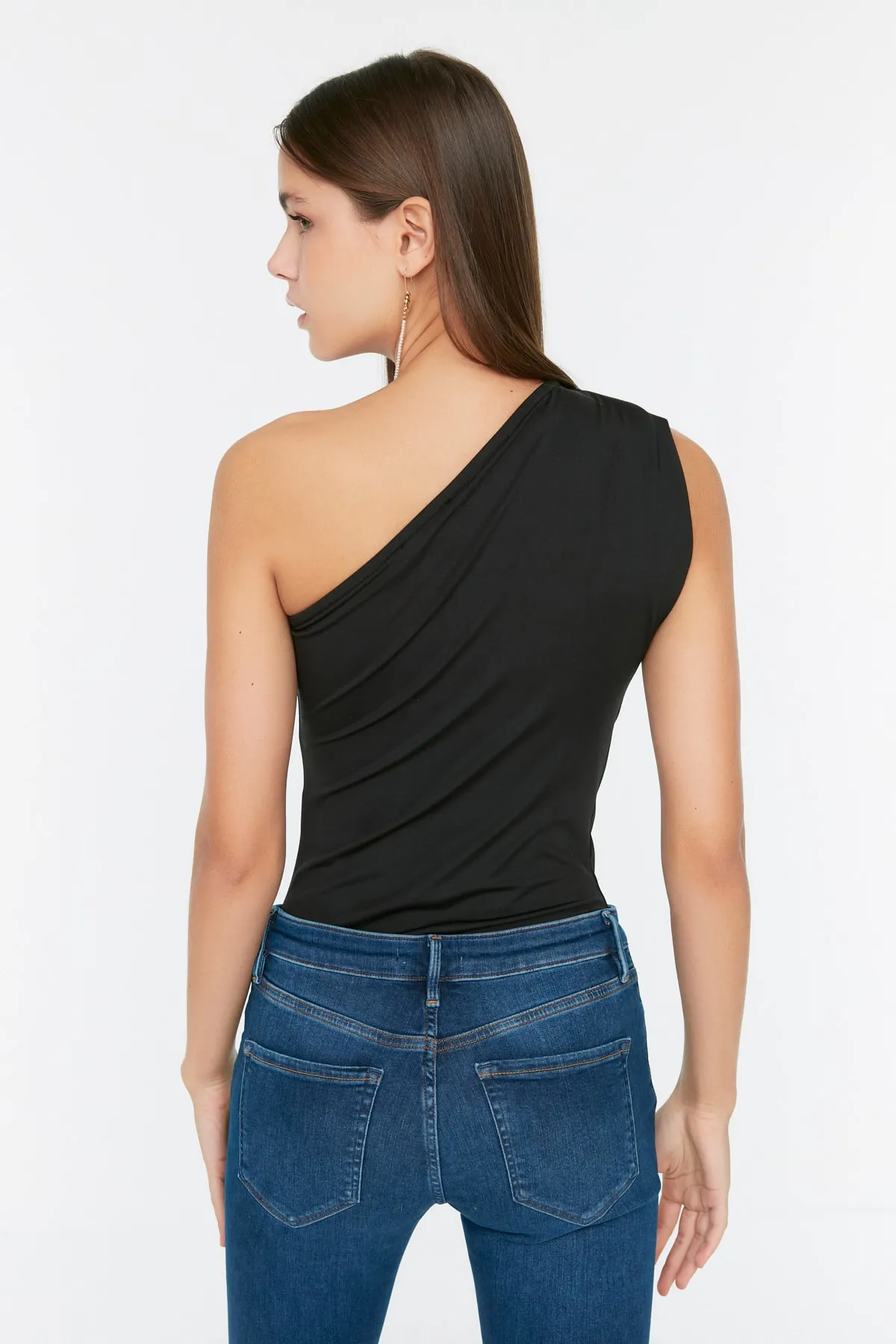 Trendyol Collection  Schwarzer flexibler Strickbody mit asymmetrischem Kragen und Druckknöpfen an der Unterseite TWOSS22BD00014