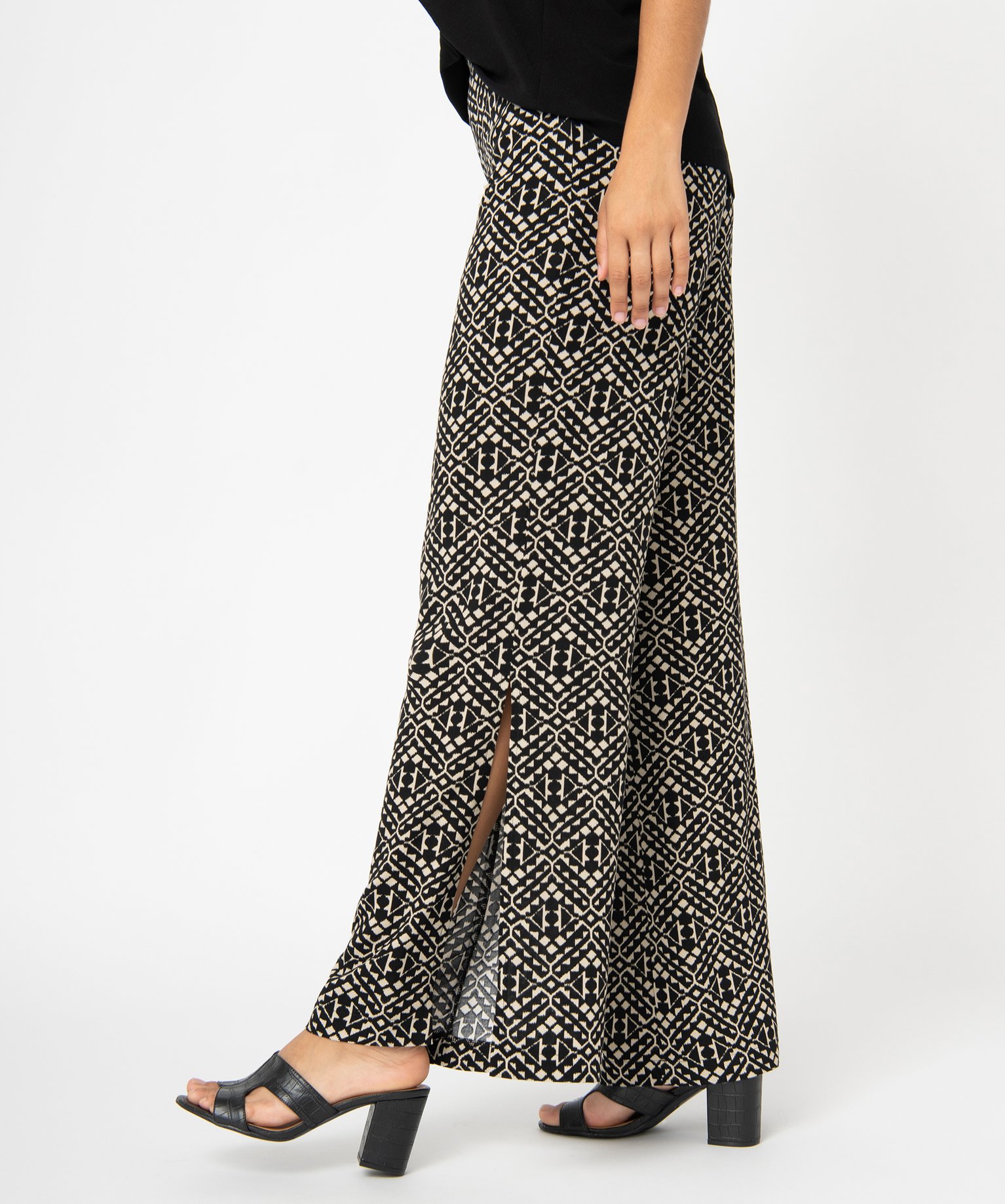 Pantalon femme en toile fendu sur les ctés imprime | GEMO