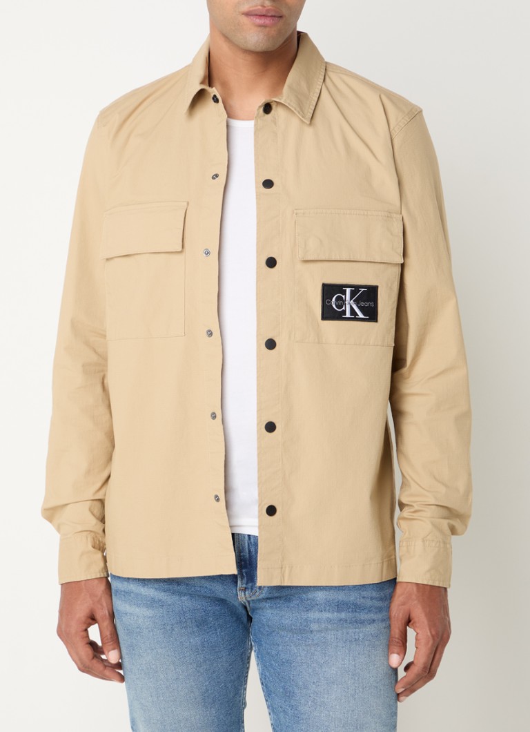 Calvin Klein majica regularnog kroja s džepovima na prsima i logotipom