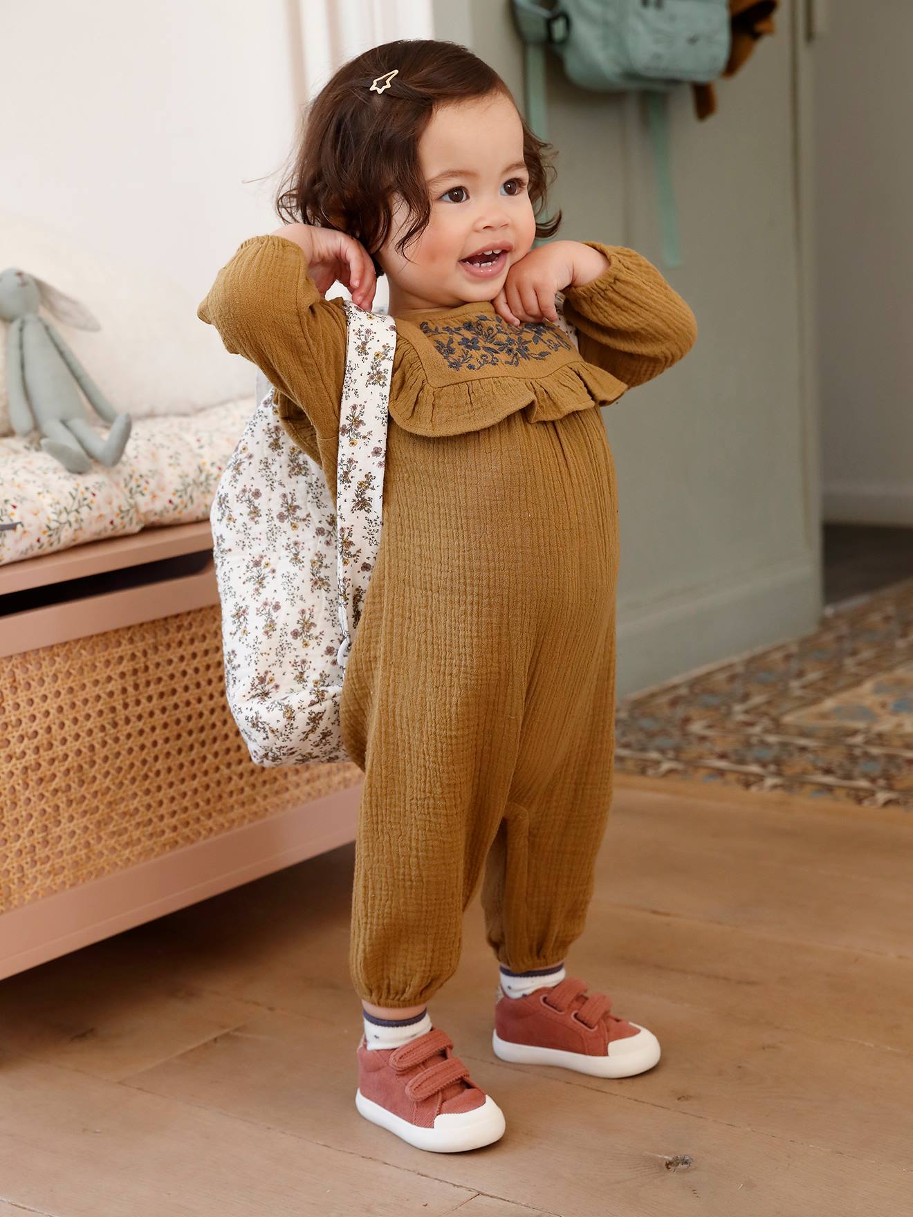 Combinaison brodée en gaze de coton bébé olive