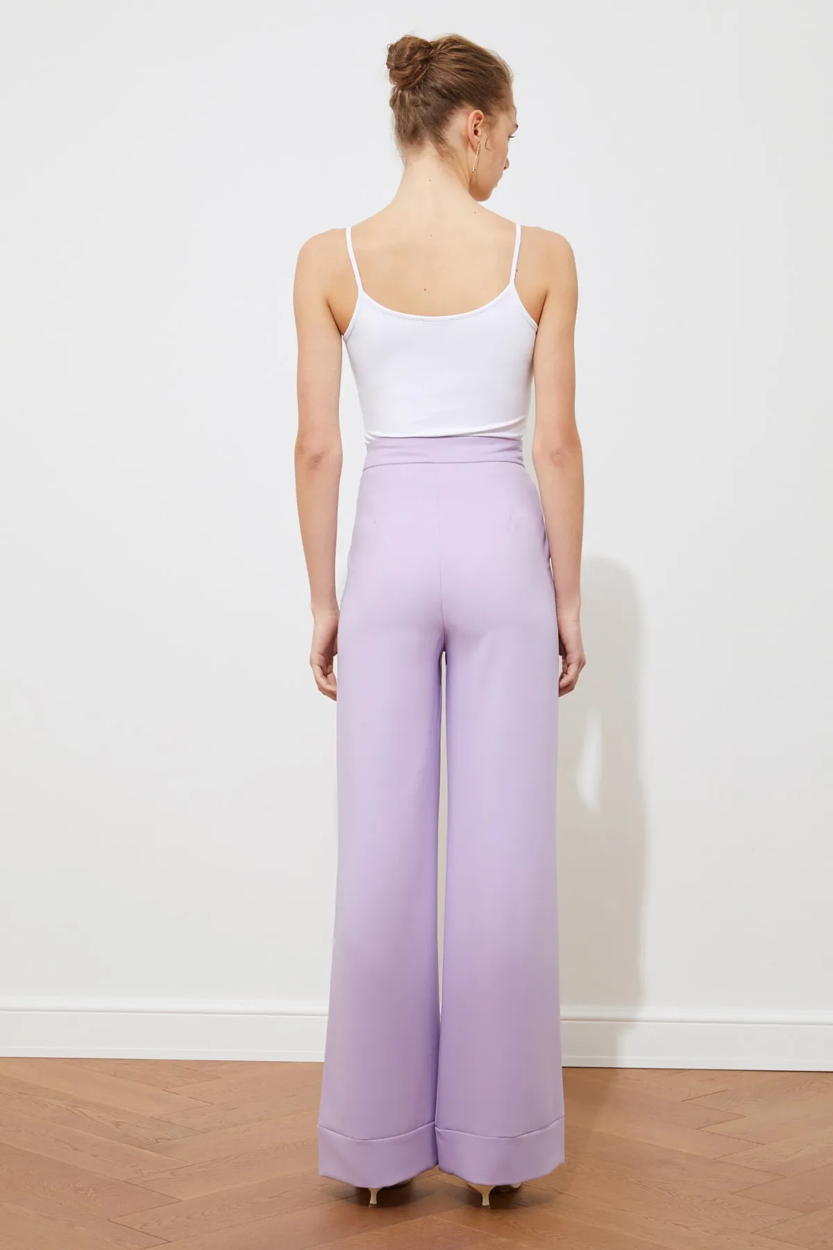 Trendyol Collection  Fliederfarbene Hose mit weitem Bein/Webhose mit weitem Bein TWOSS19ST0179
