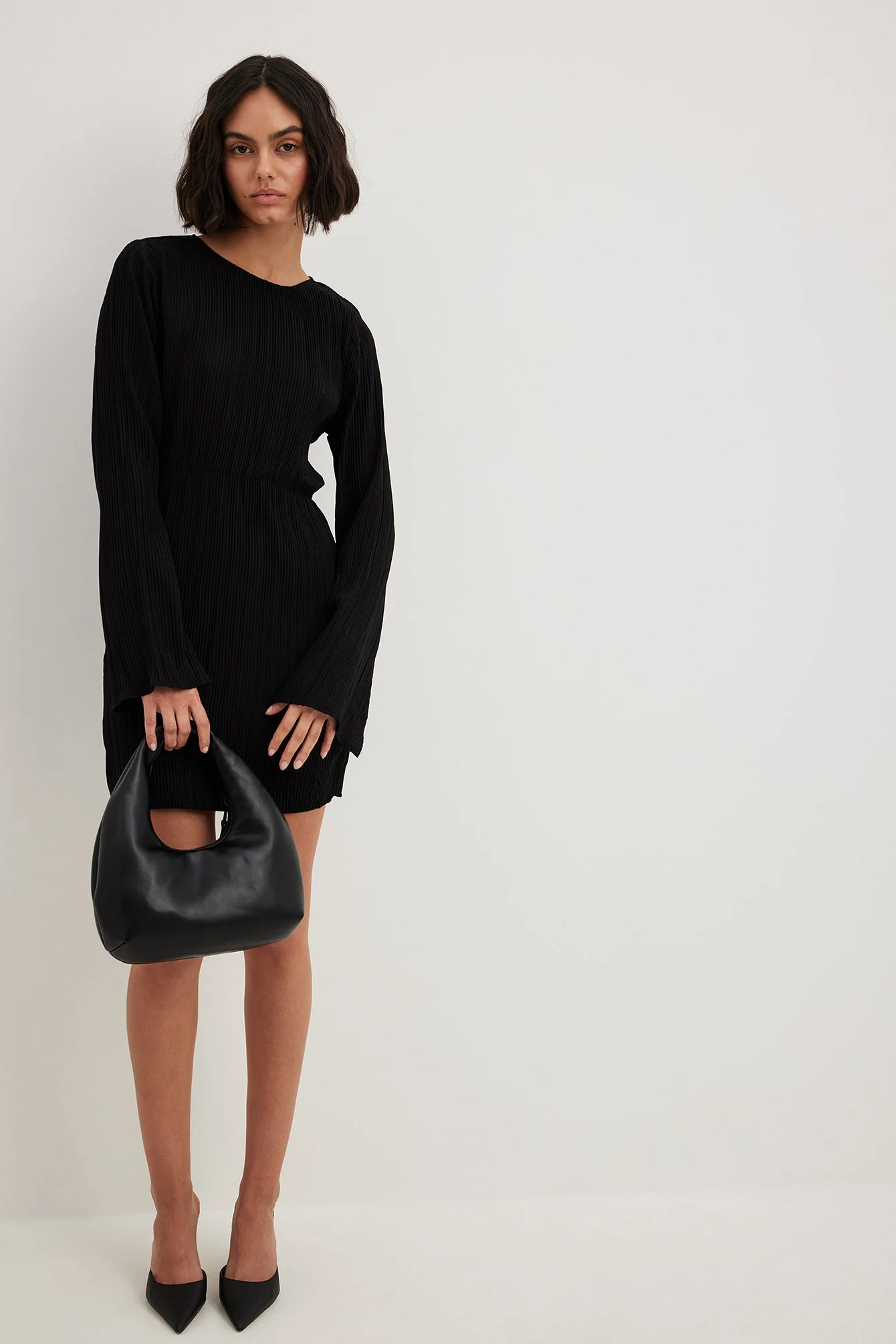 Strukturiertes Minikleid mit langen Ärmeln