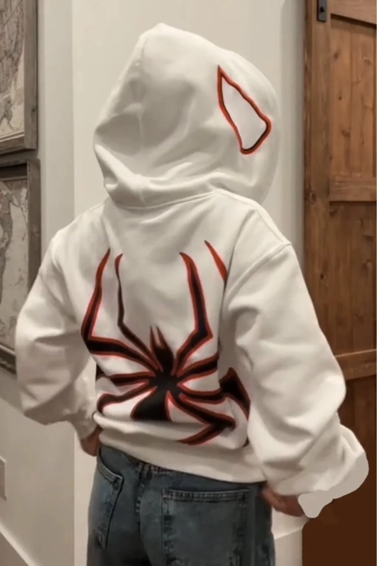 EFBUTİK  Weiße, mit Kapuze und Rückseite bedruckte Spiderman-Masken-Strickjacke