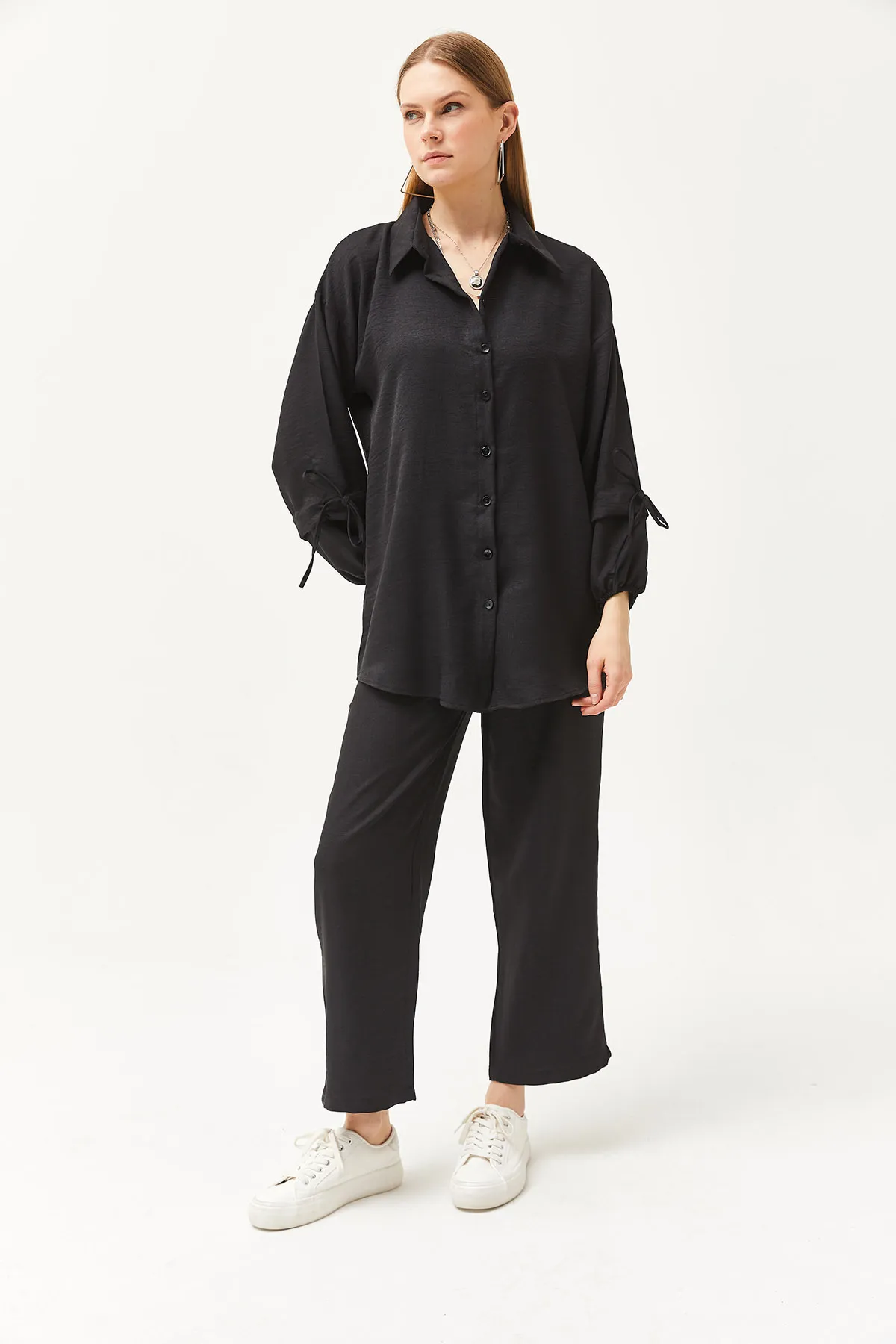 Olalook  Schwarzes Damen-Set aus Unter- und Oberteil aus Leinen TAL-00000001