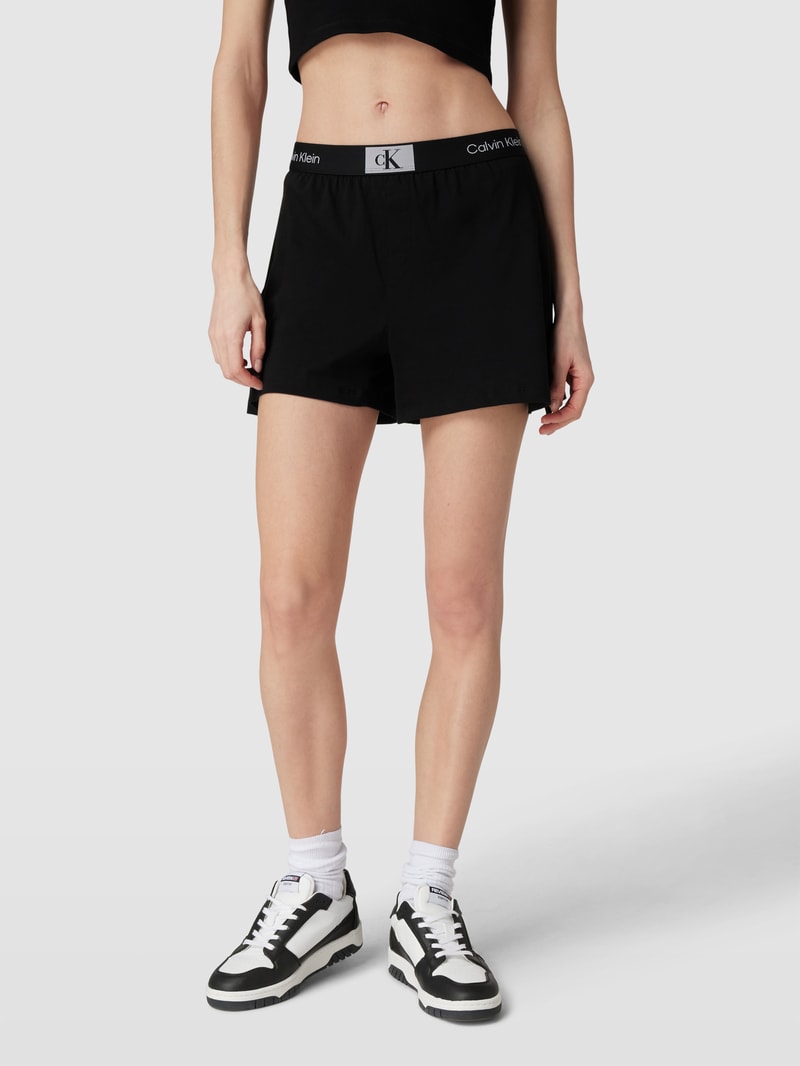Shorts mit Label-Details in schwarz