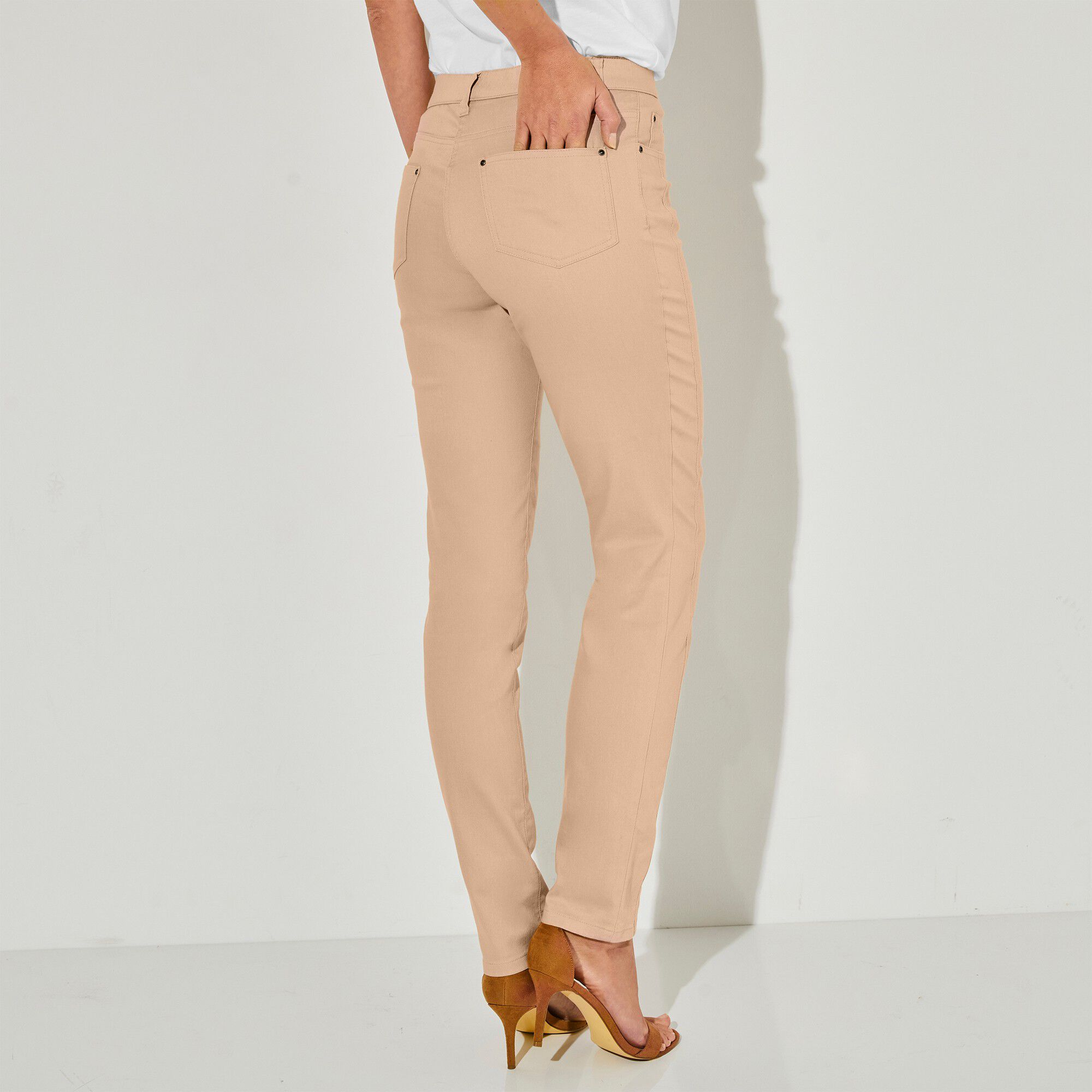 Pantalon stretch coutures affinantes