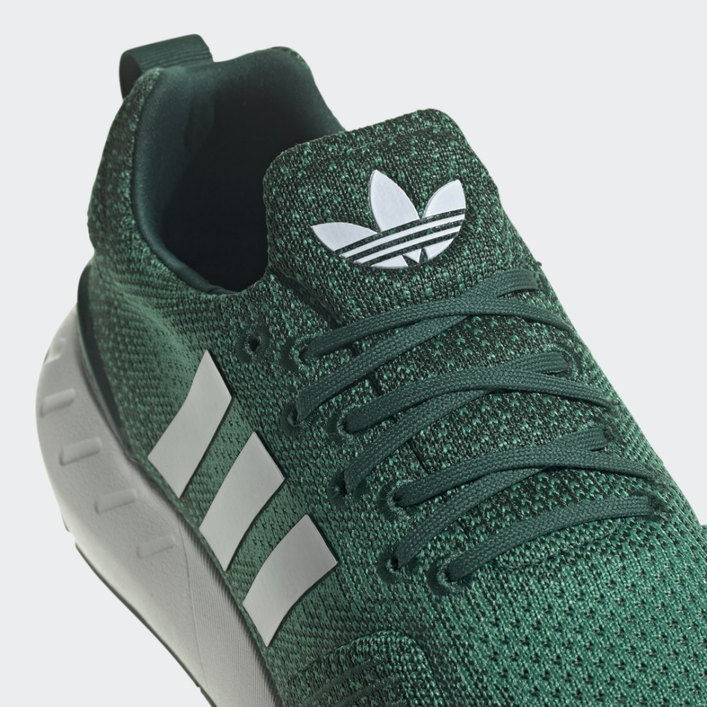 adidas Swift Run 22 GZ3501 / grün