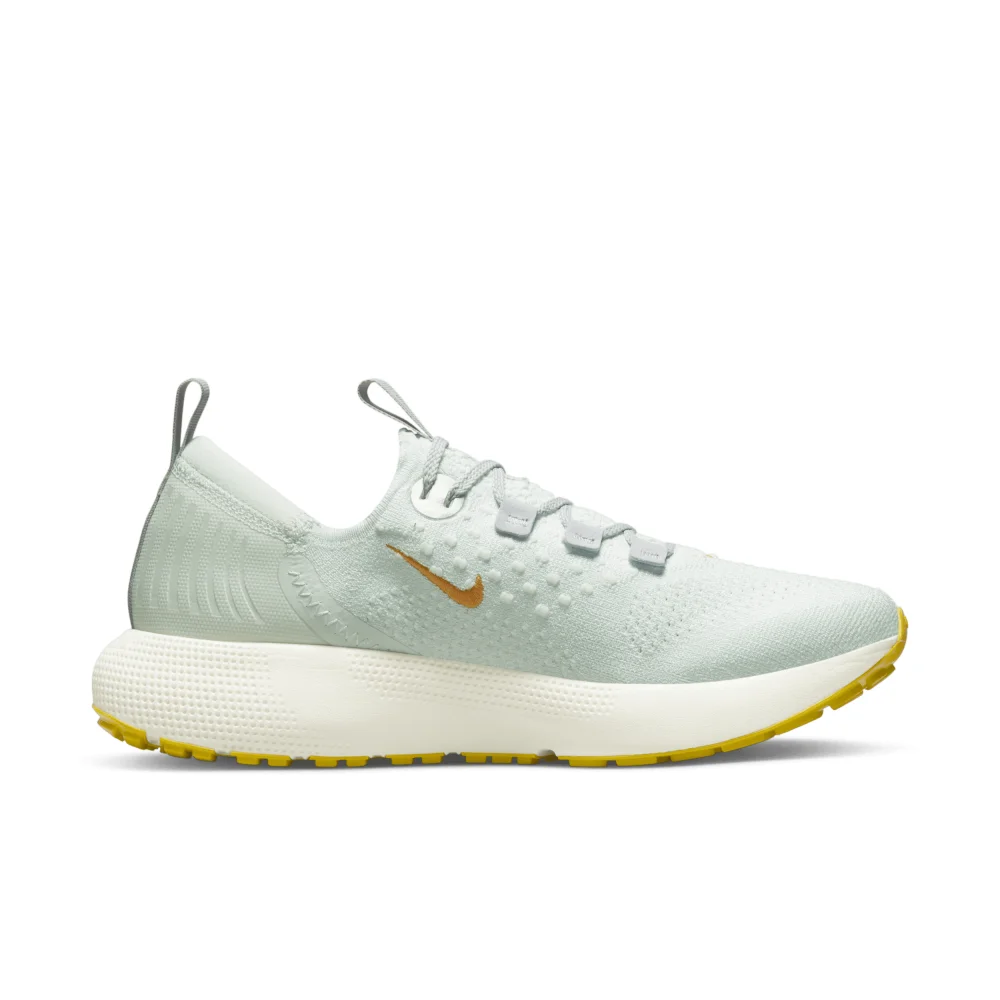 Nike Escape Run Flyknit DC4269-300 / grün