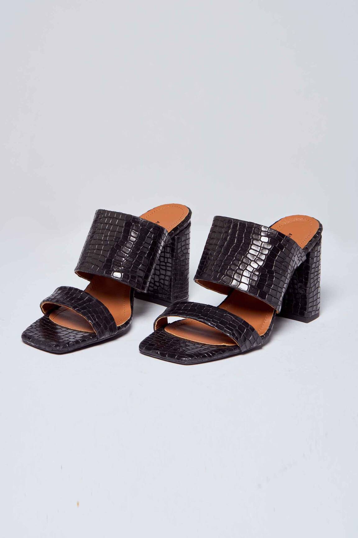 Astrid Black Label Sandales Nu Pieds Femme couleur noir